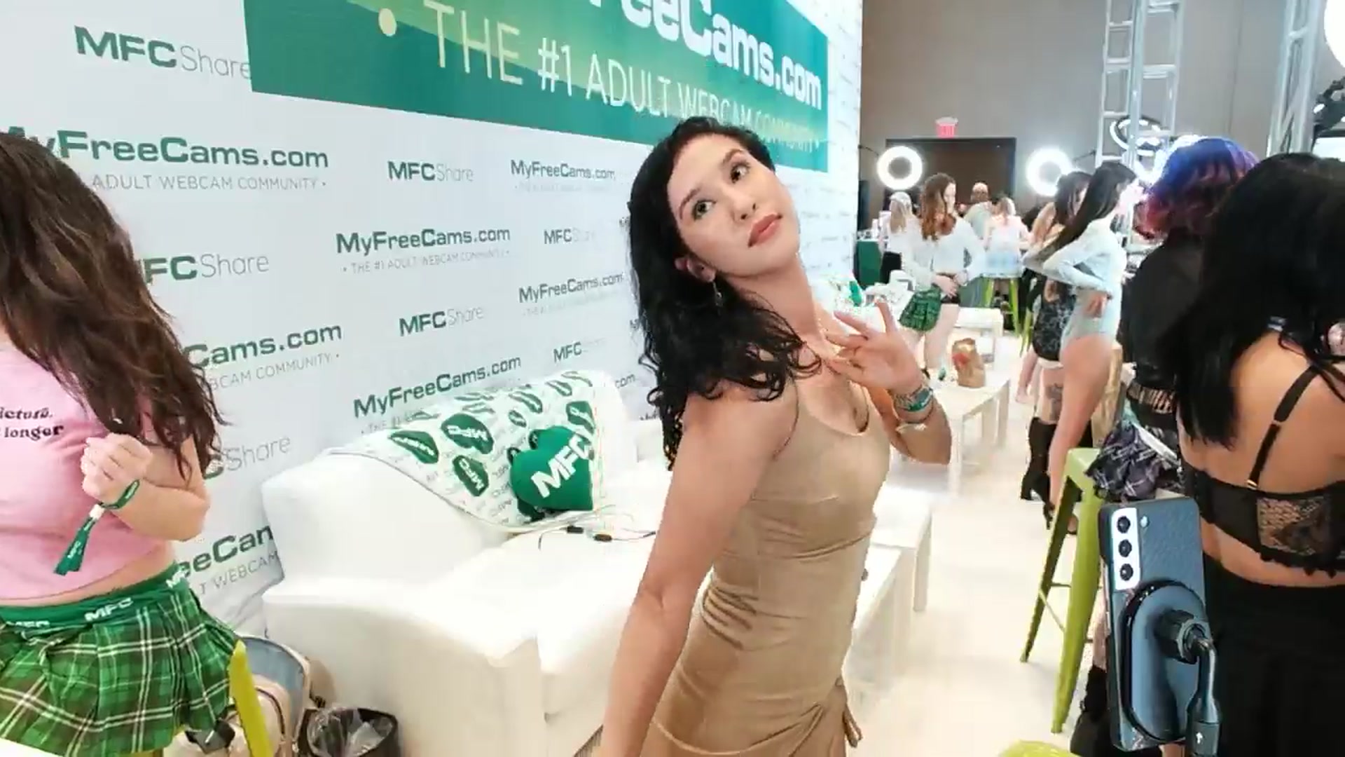 Gallery image thumbnail from MissFine's myfreecams stream on, 01/23/2025, 01:10 image 11 of 20