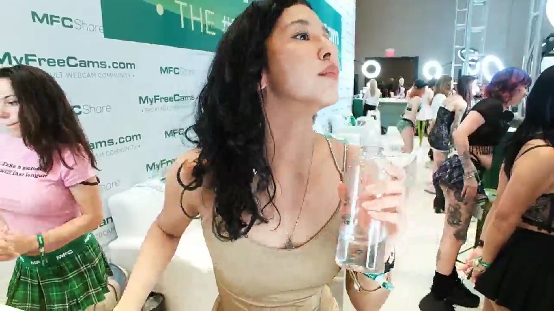 Gallery image thumbnail from MissFine's myfreecams stream on, 01/23/2025, 01:10 image 8 of 20
