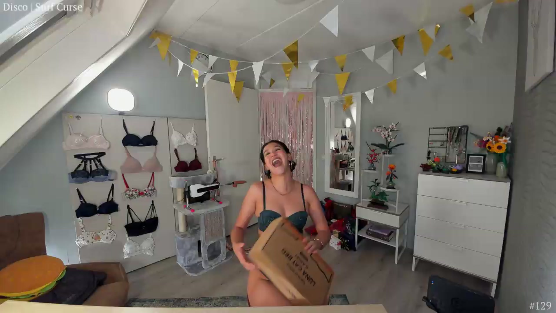 Gallery image thumbnail from MissFine's myfreecams stream on, 08/16/2026, 04:18 image 6 of 20