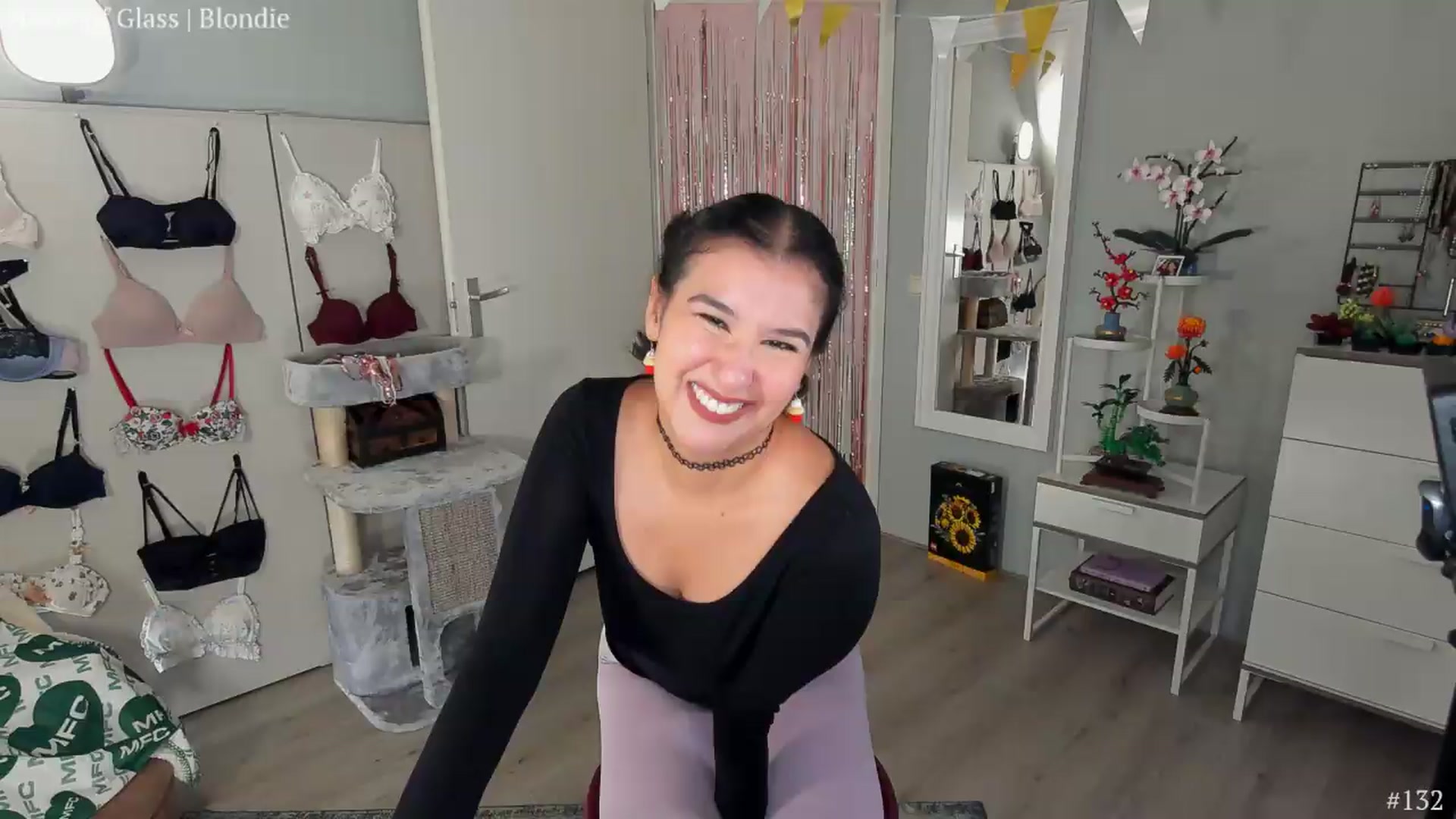 Gallery image thumbnail from MissFine's myfreecams stream on, 08/20/2026, 06:16 image 5 of 20