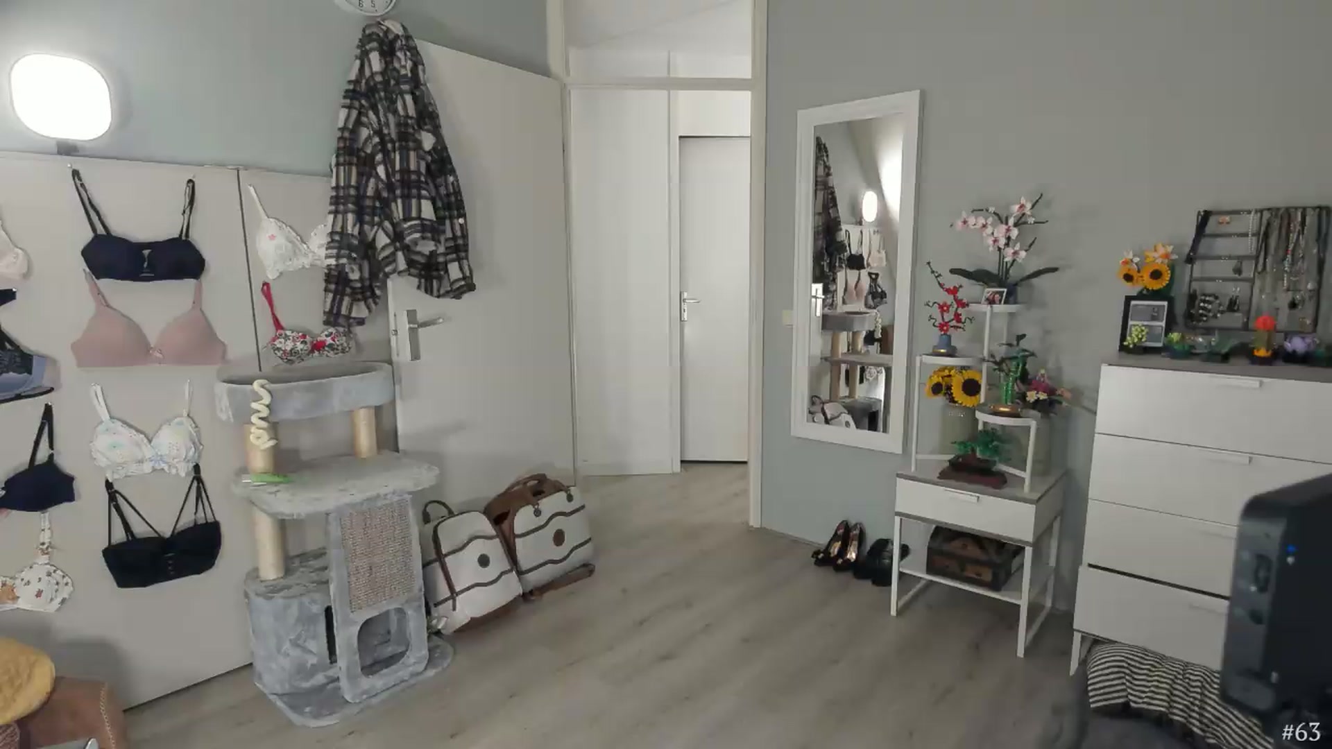 Gallery image thumbnail from MissFine's myfreecams stream on, 09/14/2026, 06:04 image 1 of 20