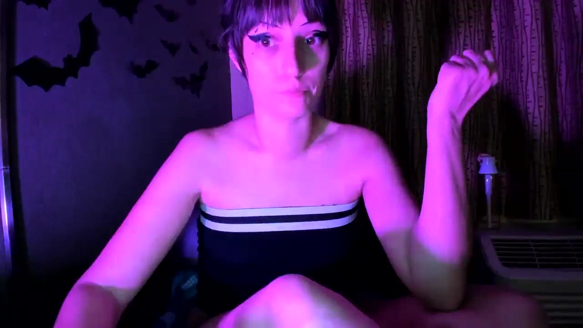 Gallery image thumbnail from MissFrankie's myfreecams stream on, 12/21/2025, 11:12 image 16 of 20