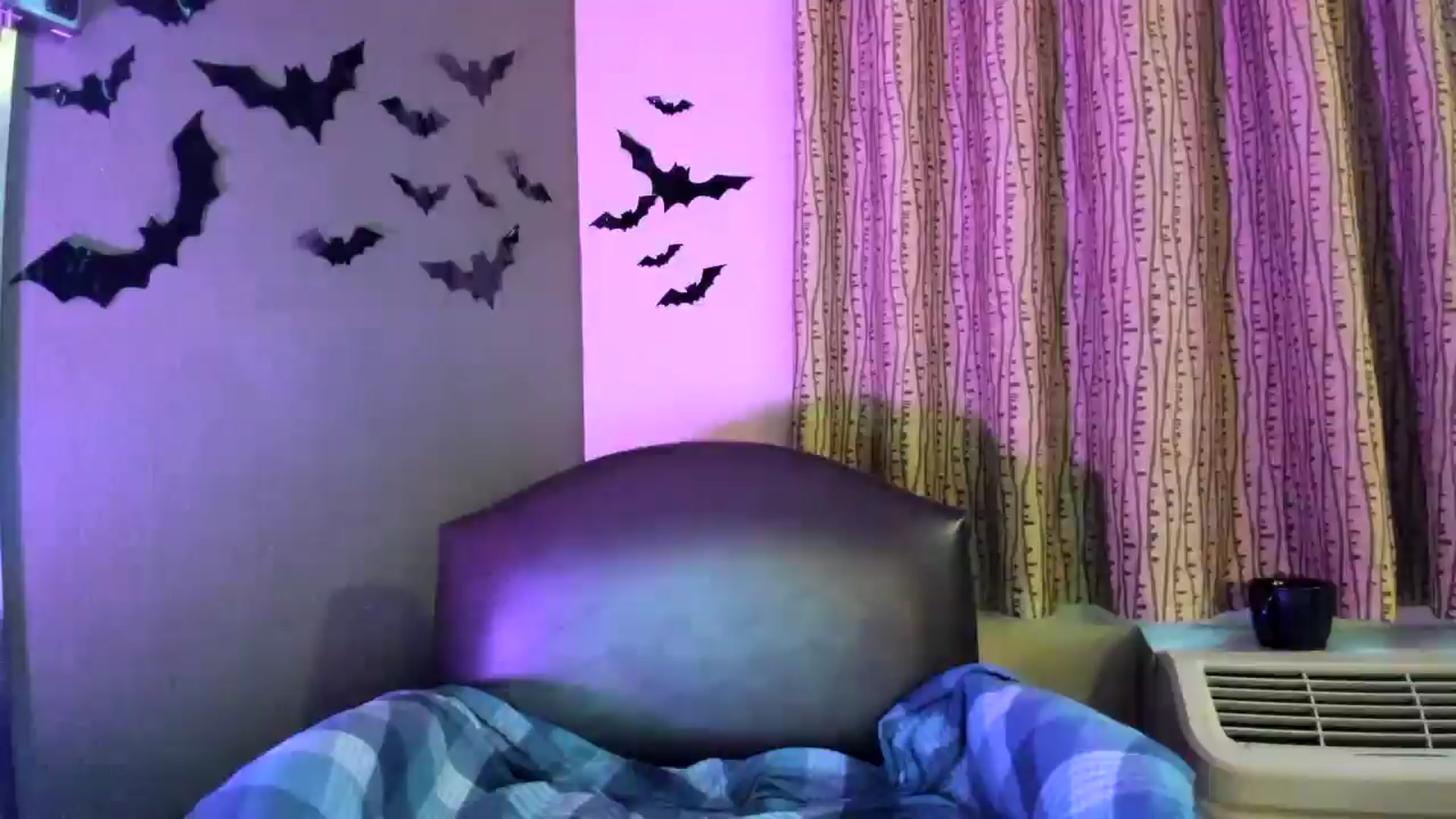 Gallery image thumbnail from MissFrankie's myfreecams stream on, 12/22/2025, 16:20 image 10 of 20