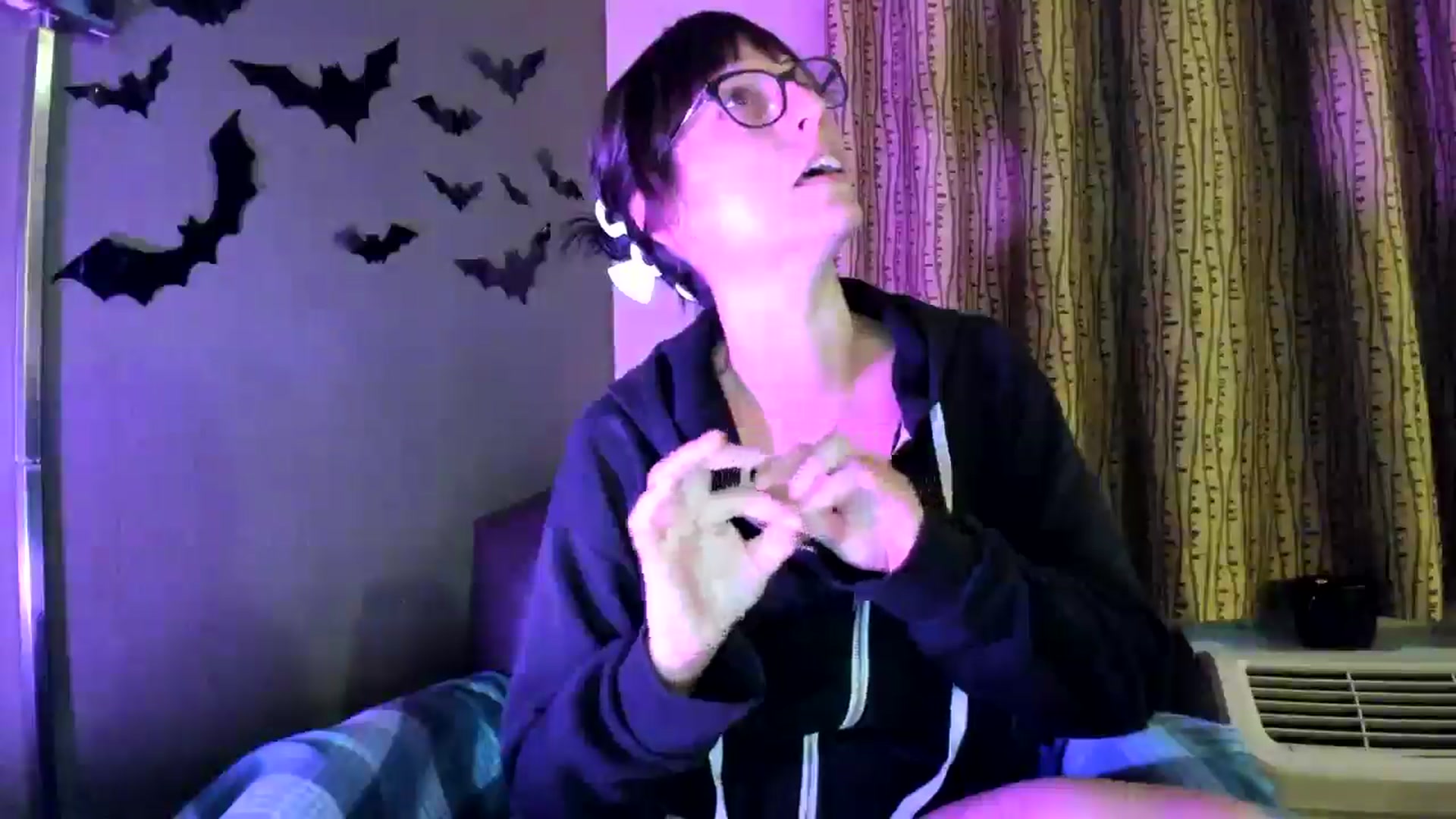 Gallery image thumbnail from MissFrankie's myfreecams stream on, 12/22/2025, 16:20 image 4 of 20