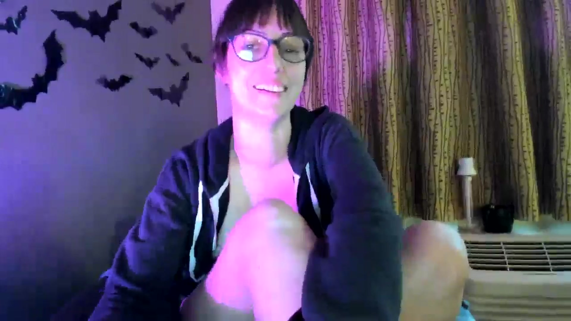 Gallery image thumbnail from MissFrankie's myfreecams stream on, 12/22/2025, 16:20 image 16 of 20