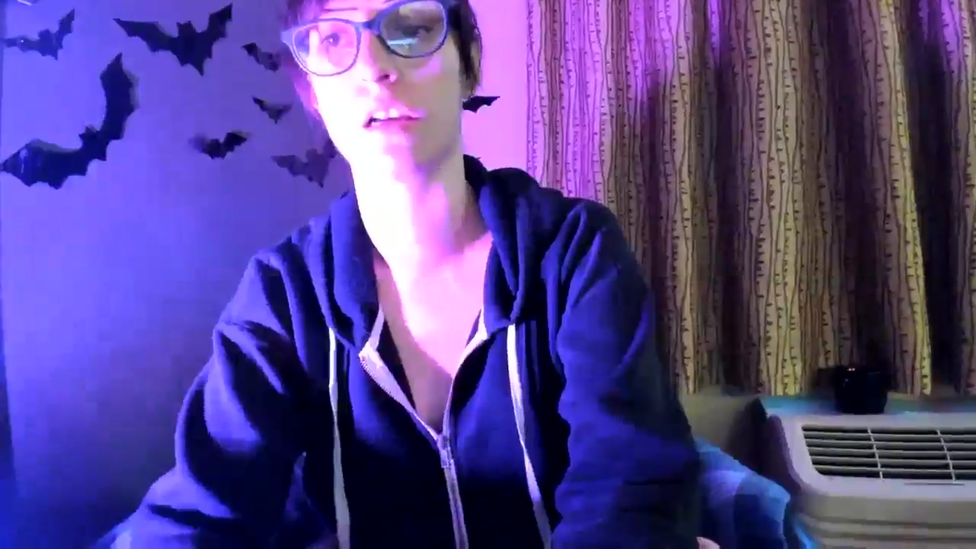 Gallery image thumbnail from MissFrankie's myfreecams stream on, 12/22/2025, 16:20 image 7 of 20