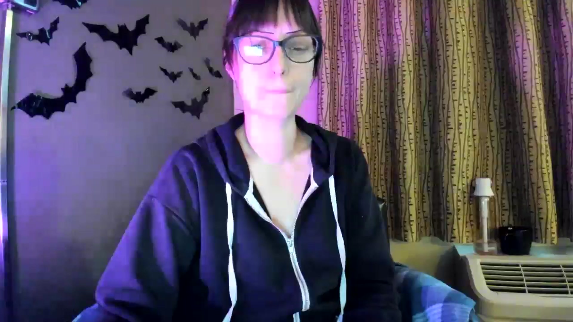 Gallery image thumbnail from MissFrankie's myfreecams stream on, 12/22/2025, 16:20 image 13 of 20