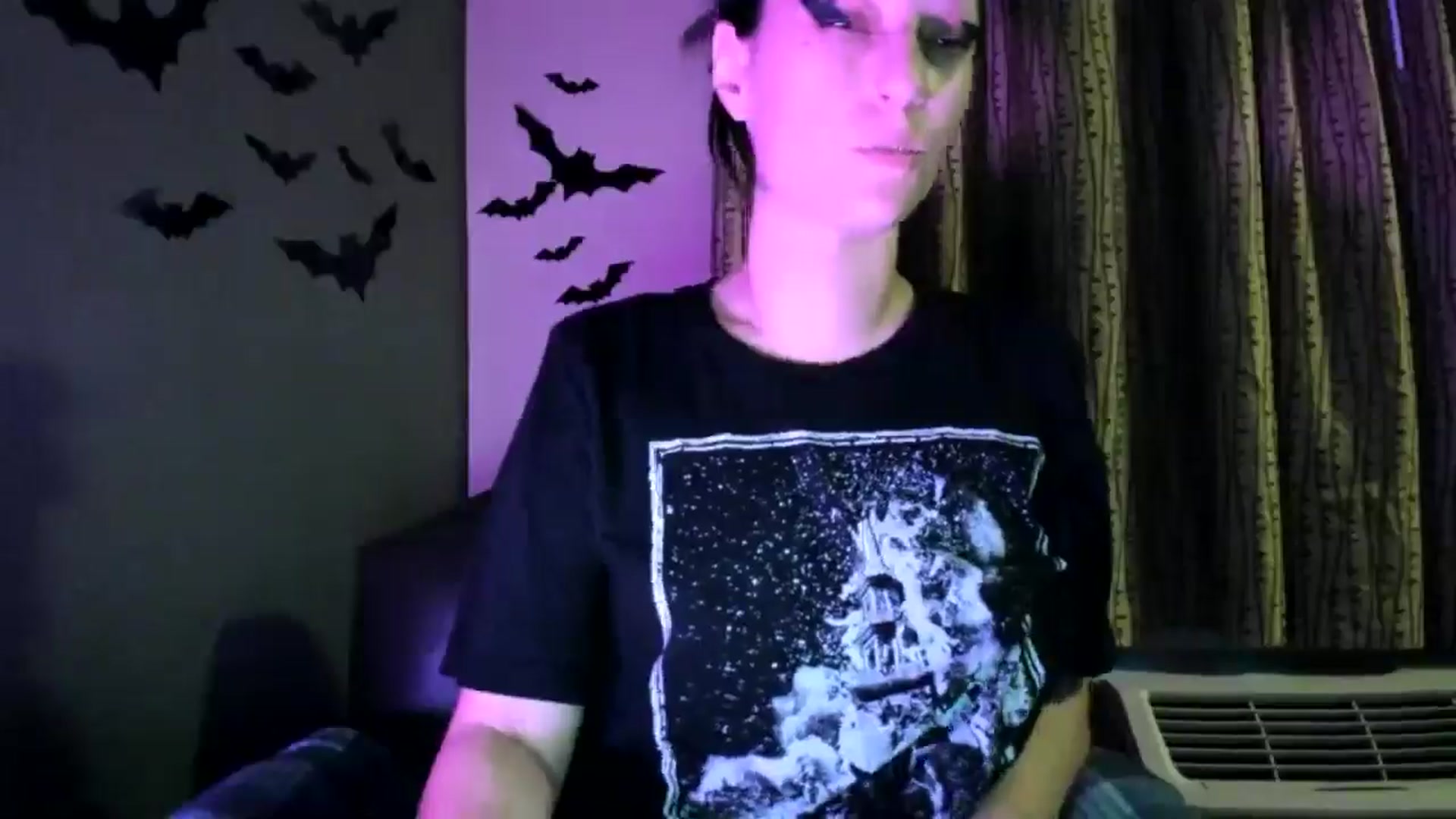 Gallery image thumbnail from MissFrankie's myfreecams stream on, 04/12/2026, 13:42 image 6 of 20