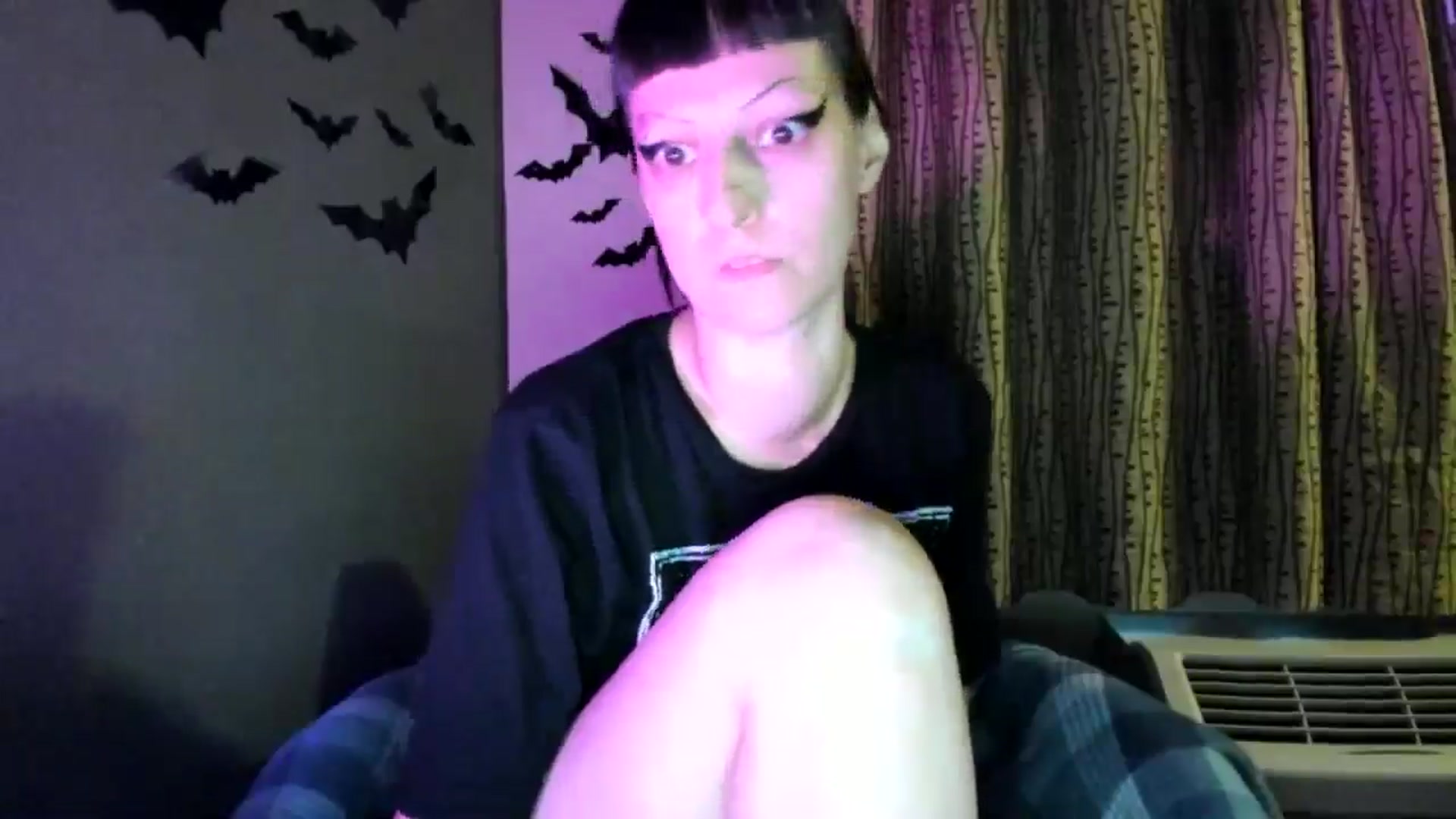 Gallery image thumbnail from MissFrankie's myfreecams stream on, 04/12/2026, 13:42 image 15 of 20