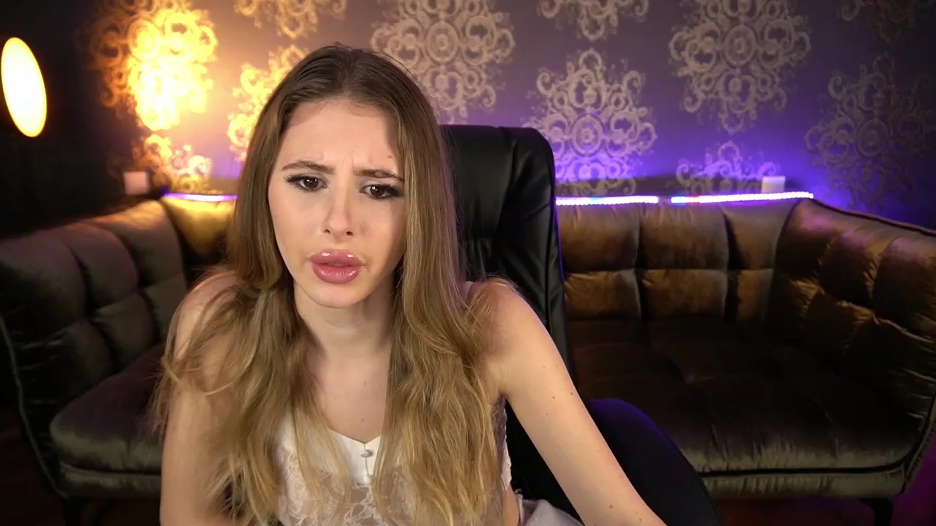 Gallery image thumbnail from MissGadriela's myfreecams stream on, 12/01/2022, 08:04 image 8 of 20