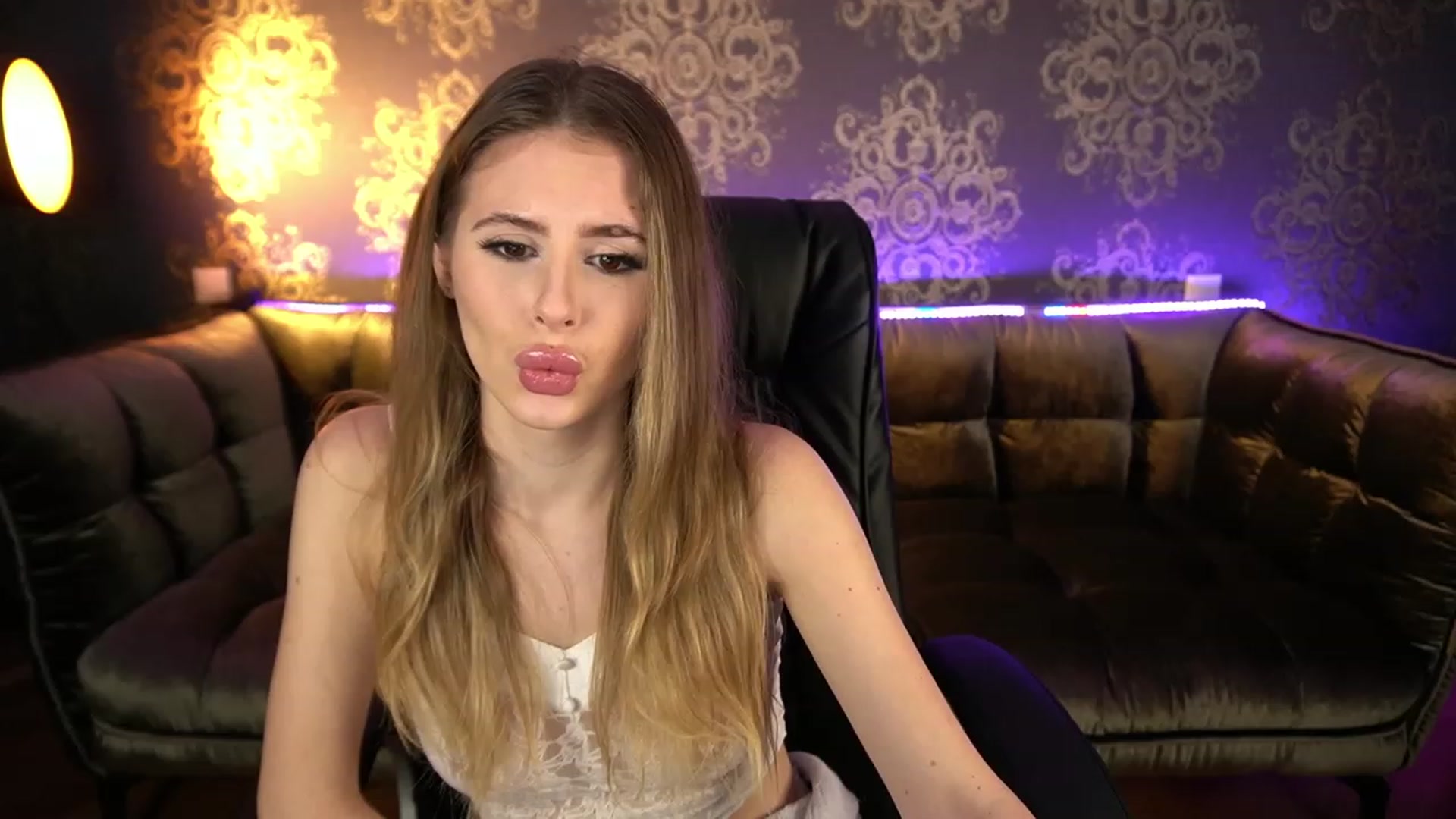 Gallery image thumbnail from MissGadriela's myfreecams stream on, 12/01/2022, 08:04 image 6 of 20
