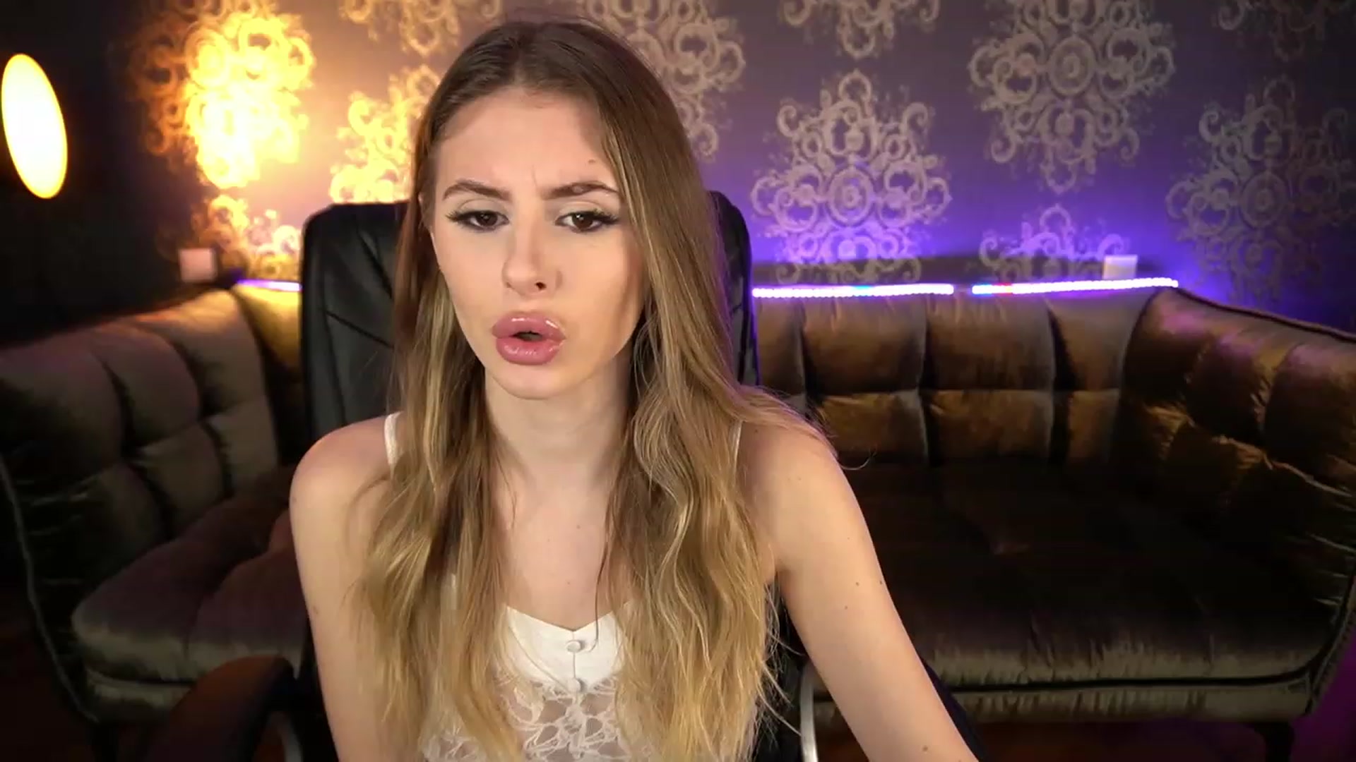 Gallery image thumbnail from MissGadriela's myfreecams stream on, 12/01/2022, 08:04 image 13 of 20