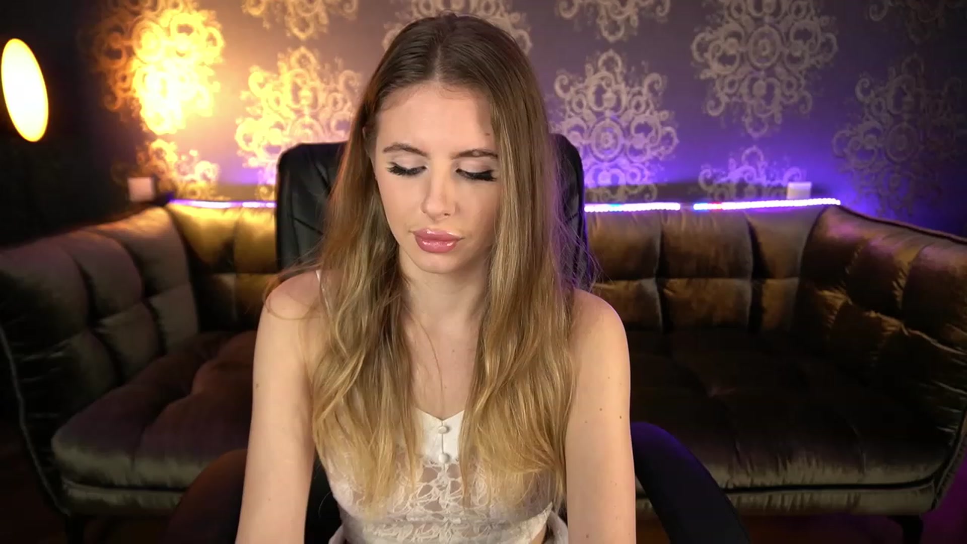 Gallery image thumbnail from MissGadriela's myfreecams stream on, 12/01/2022, 08:04 image 5 of 20