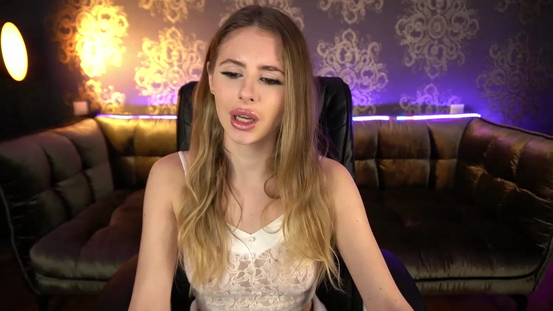 Gallery image thumbnail from MissGadriela's myfreecams stream on, 12/01/2022, 08:04 image 3 of 20