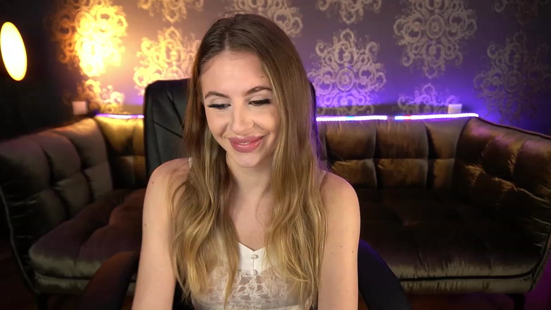 Gallery image thumbnail from MissGadriela's myfreecams stream on, 12/01/2022, 08:04 image 18 of 20