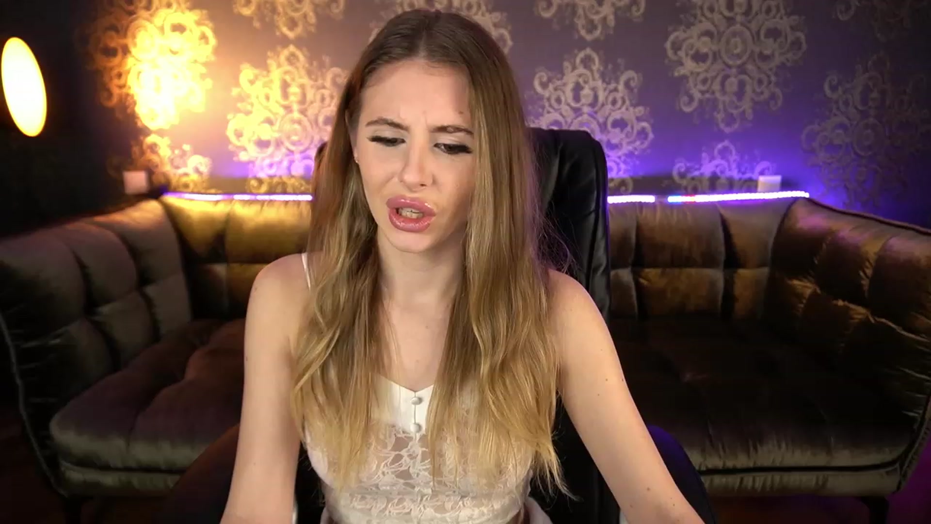 Gallery image thumbnail from MissGadriela's myfreecams stream on, 12/01/2022, 08:04 image 4 of 20
