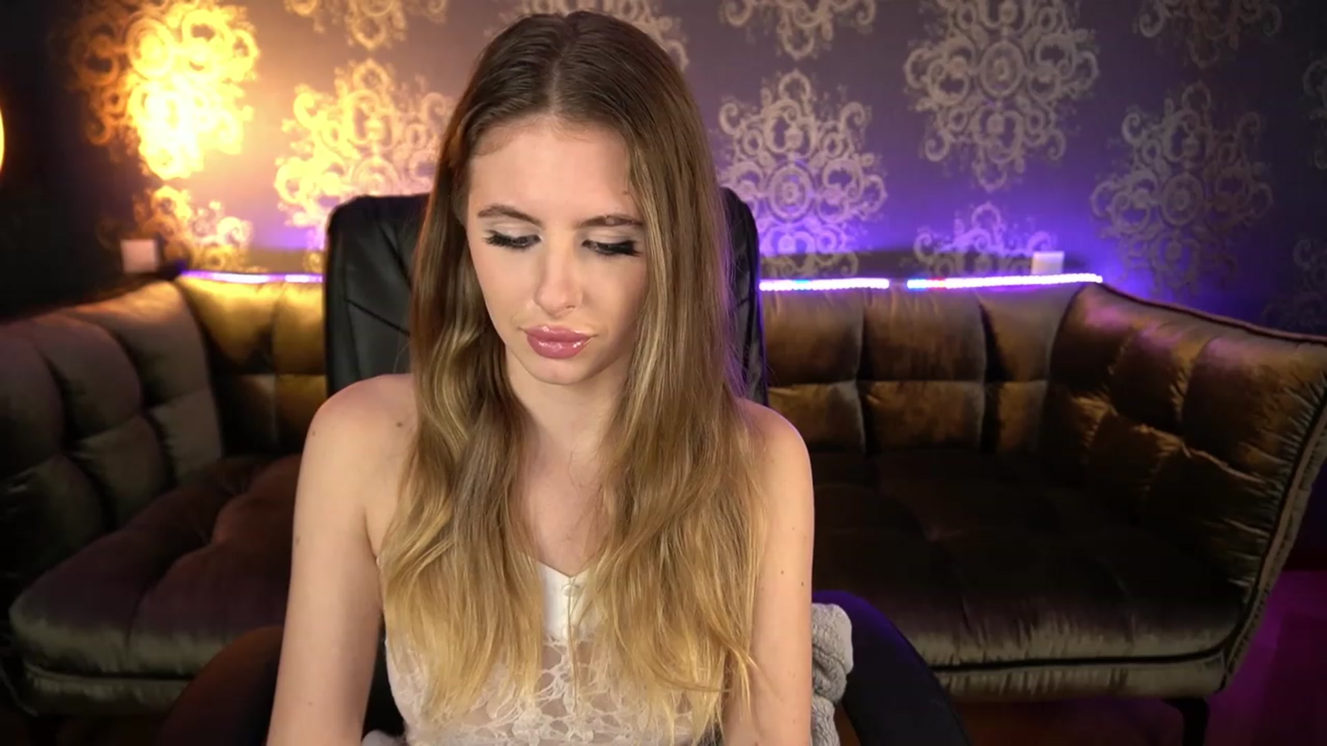 Gallery image thumbnail from MissGadriela's myfreecams stream on, 11/29/2022, 11:06 image 17 of 20