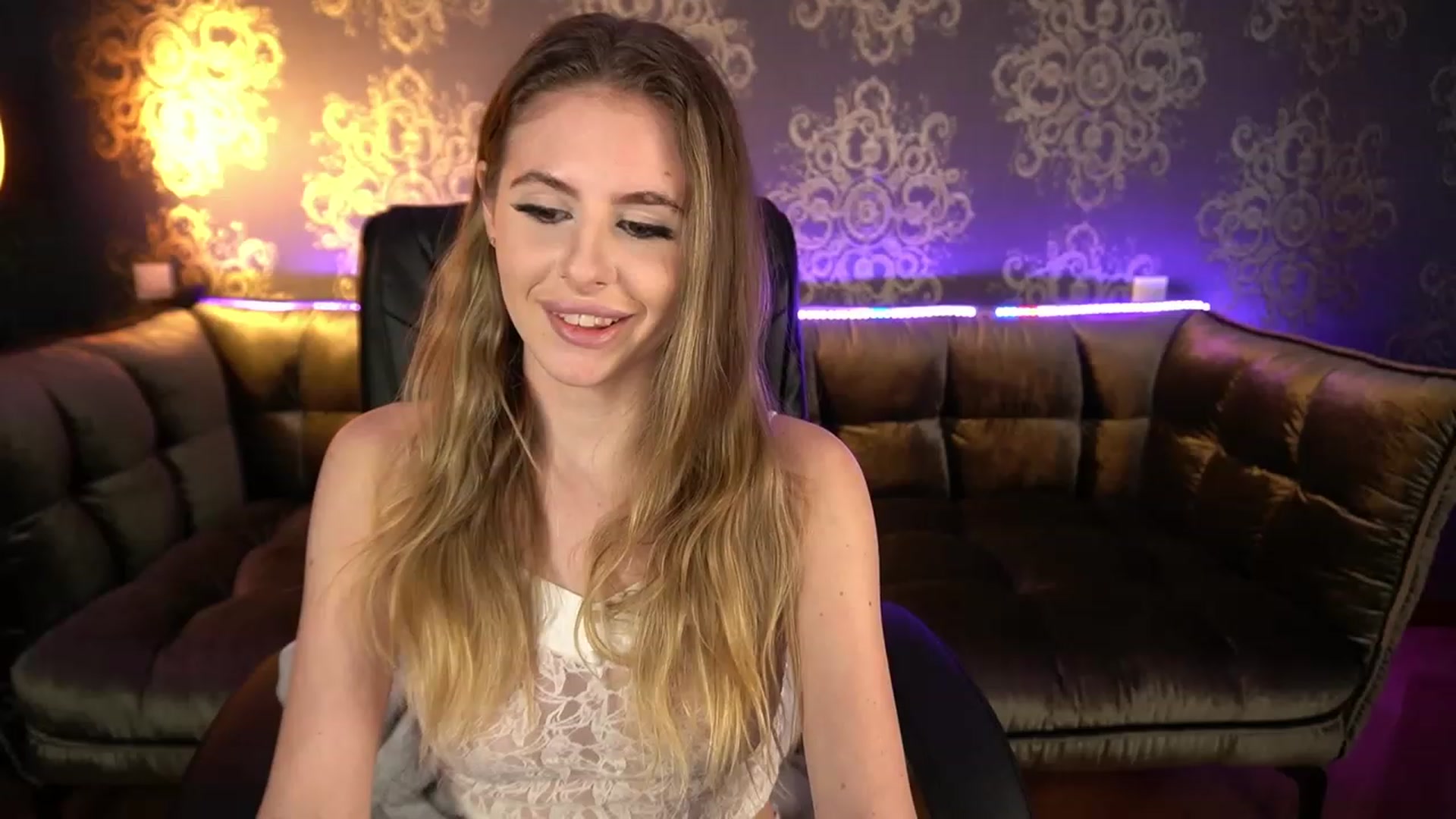Gallery image thumbnail from MissGadriela's myfreecams stream on, 11/29/2022, 11:06 image 4 of 20