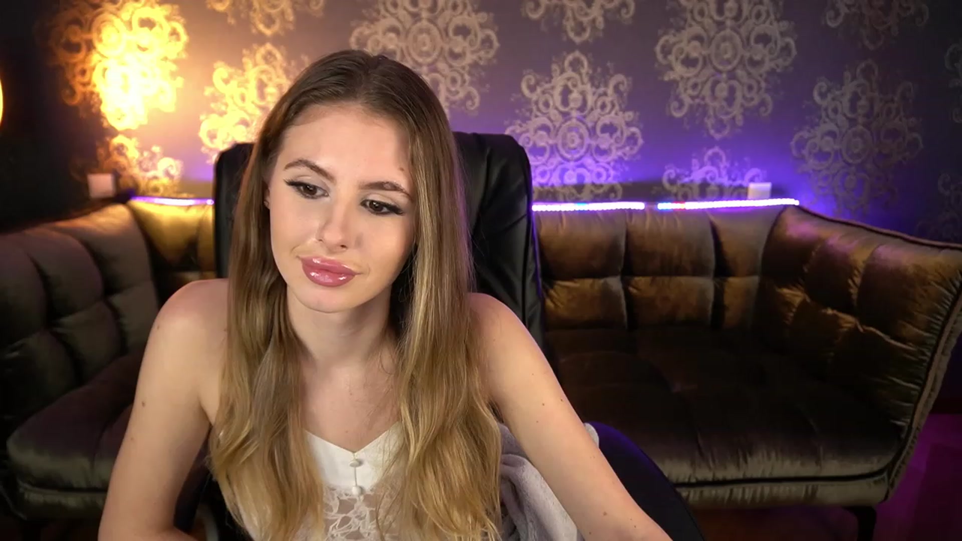 Gallery image thumbnail from MissGadriela's myfreecams stream on, 11/29/2022, 11:06 image 18 of 20