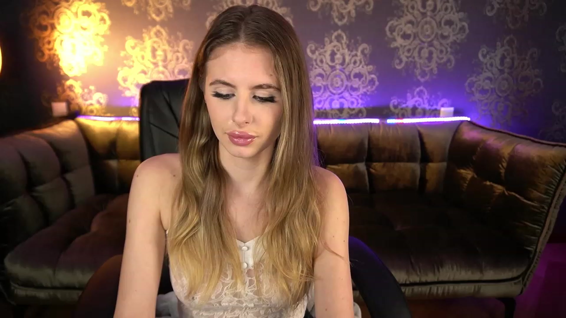 Gallery image thumbnail from MissGadriela's myfreecams stream on, 11/29/2022, 11:06 image 16 of 20