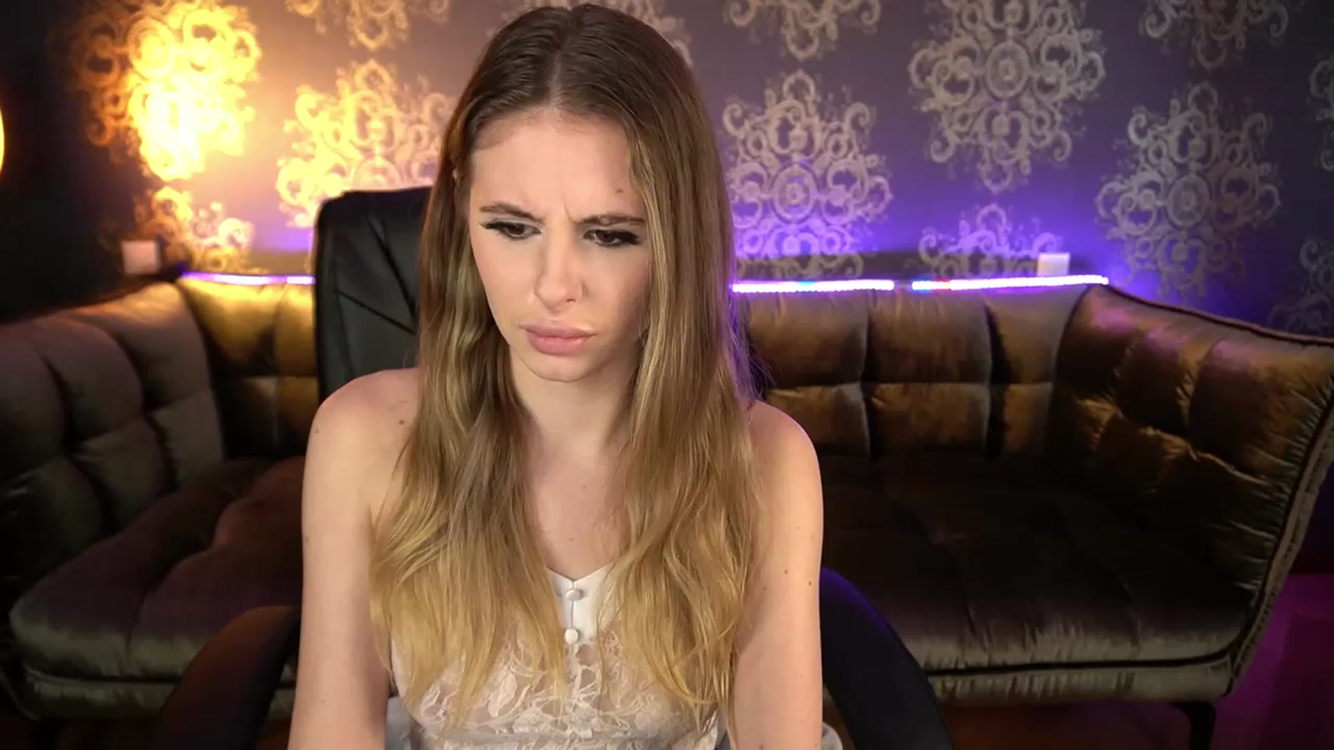 Gallery image thumbnail from MissGadriela's myfreecams stream on, 11/29/2022, 11:06 image 11 of 20