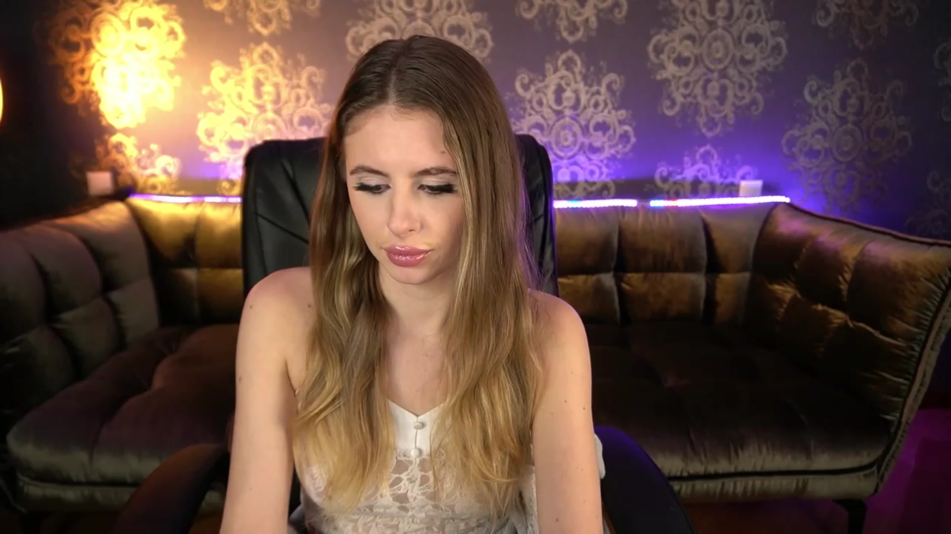 Gallery image thumbnail from MissGadriela's myfreecams stream on, 11/29/2022, 11:06 image 19 of 20