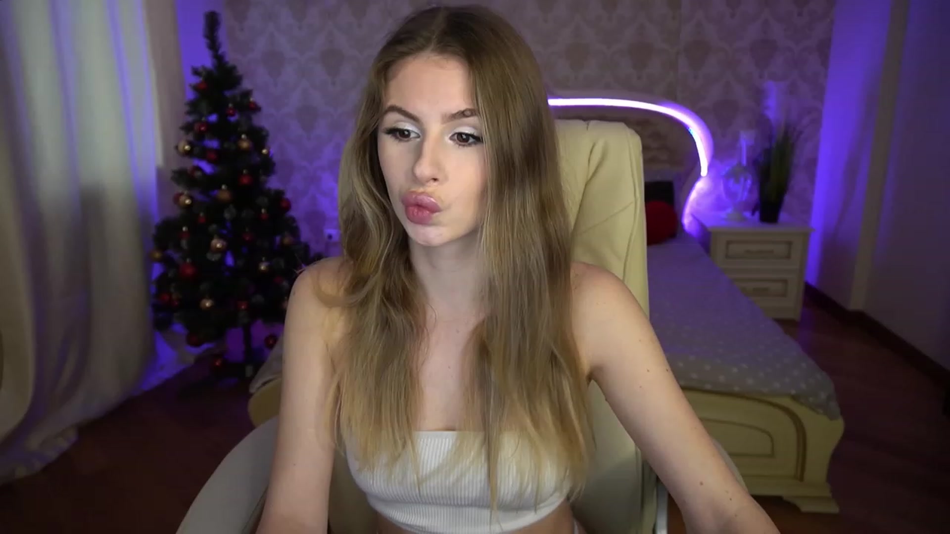 Gallery image thumbnail from MissGadriela's myfreecams stream on, 12/07/2022, 07:13 image 5 of 20
