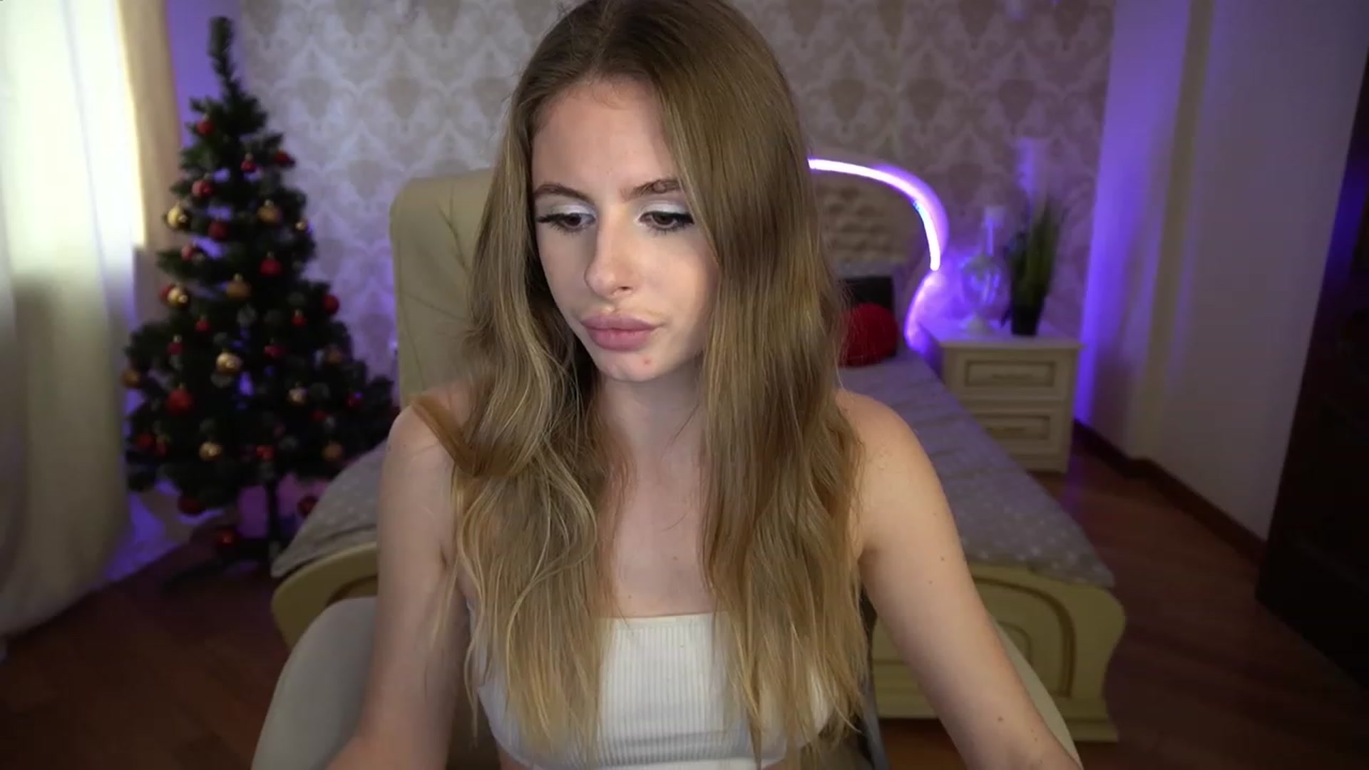 Gallery image thumbnail from MissGadriela's myfreecams stream on, 12/07/2022, 10:17 image 18 of 20