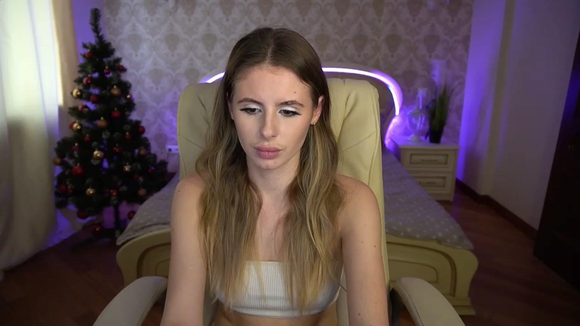 Gallery image thumbnail from MissGadriela's myfreecams stream on, 12/07/2022, 10:17 image 9 of 20