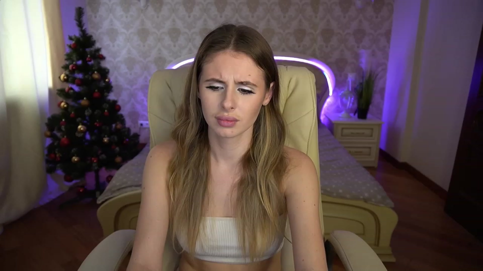 Gallery image thumbnail from MissGadriela's myfreecams stream on, 12/07/2022, 10:17 image 10 of 20