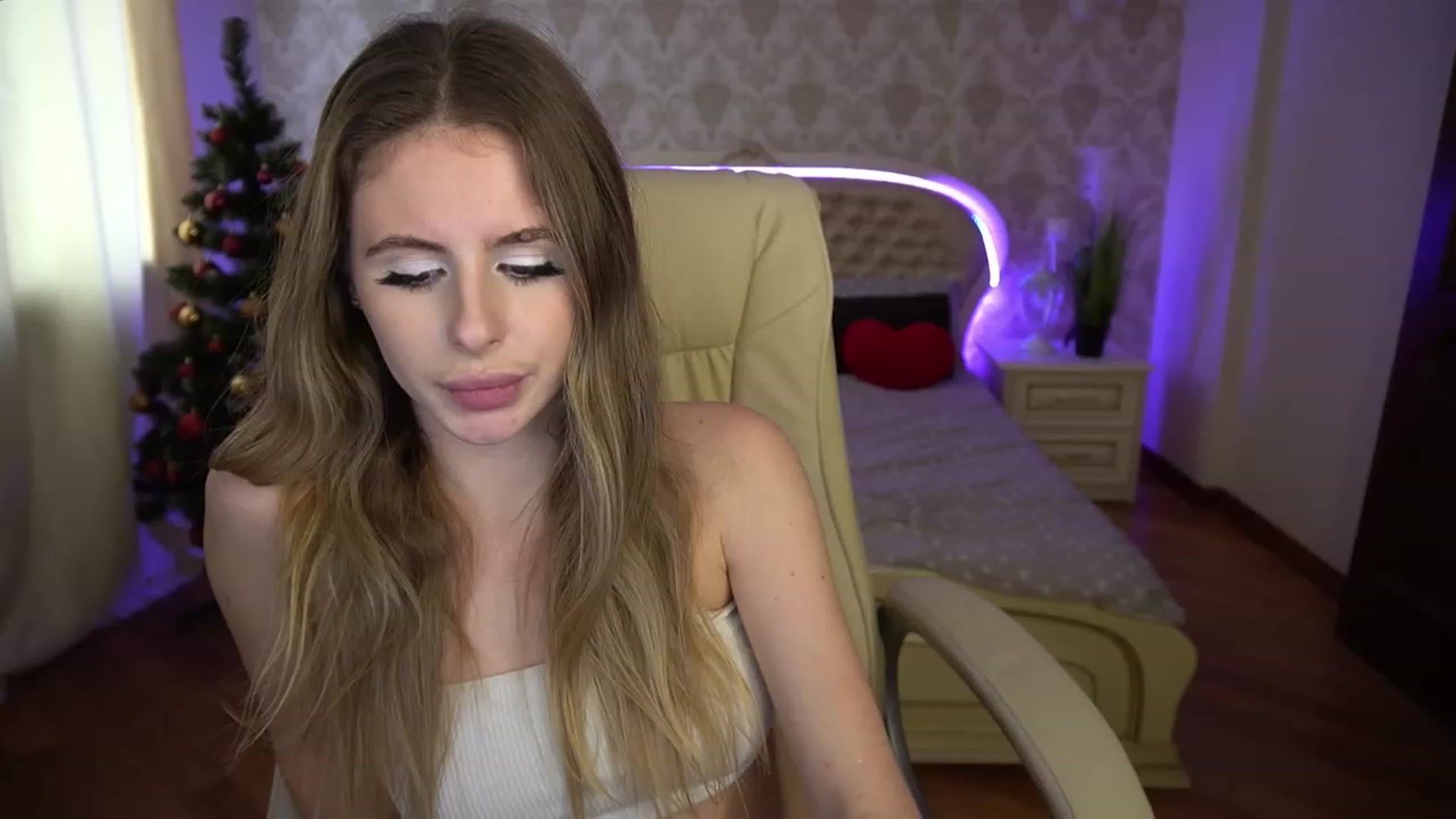 Gallery image thumbnail from MissGadriela's myfreecams stream on, 12/07/2022, 10:17 image 19 of 20