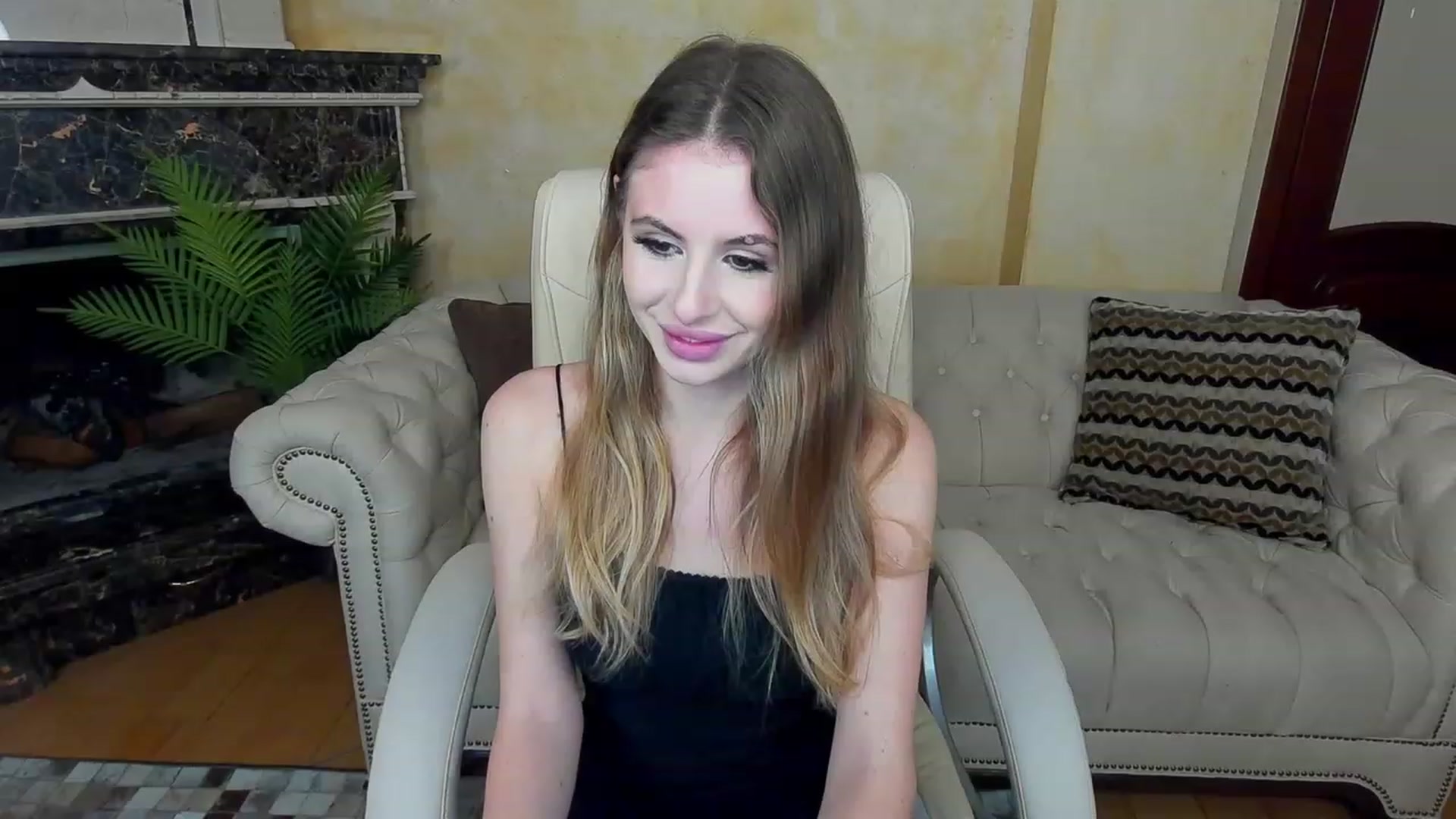 Gallery image thumbnail from MissGadriela's myfreecams stream on, 12/09/2022, 07:31 image 3 of 20