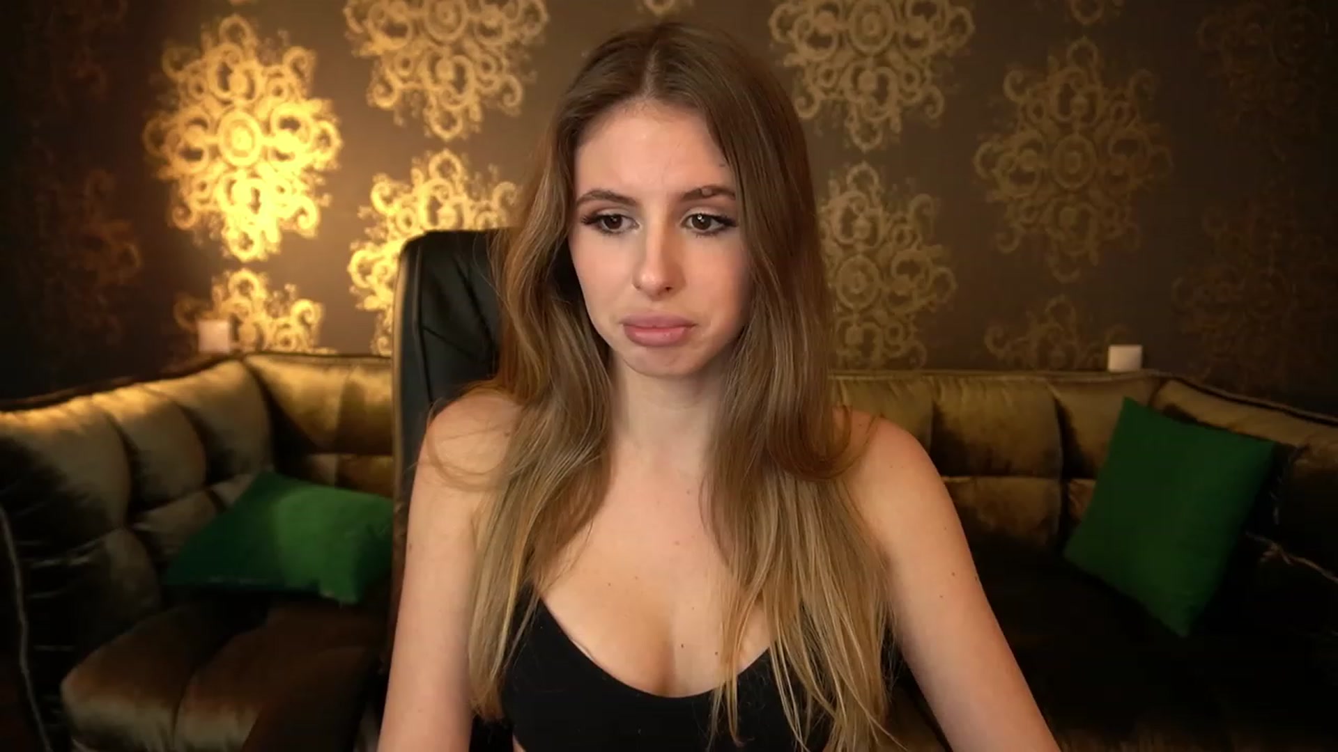 Gallery image thumbnail from MissGadriela's myfreecams stream on, 12/12/2022, 16:30 image 17 of 20