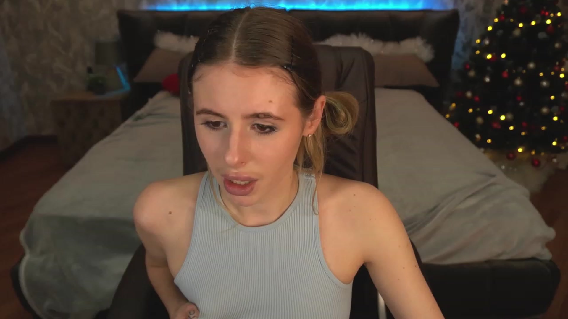 Gallery image thumbnail from MissGadriela's myfreecams stream on, 01/06/2023, 16:20 image 10 of 20