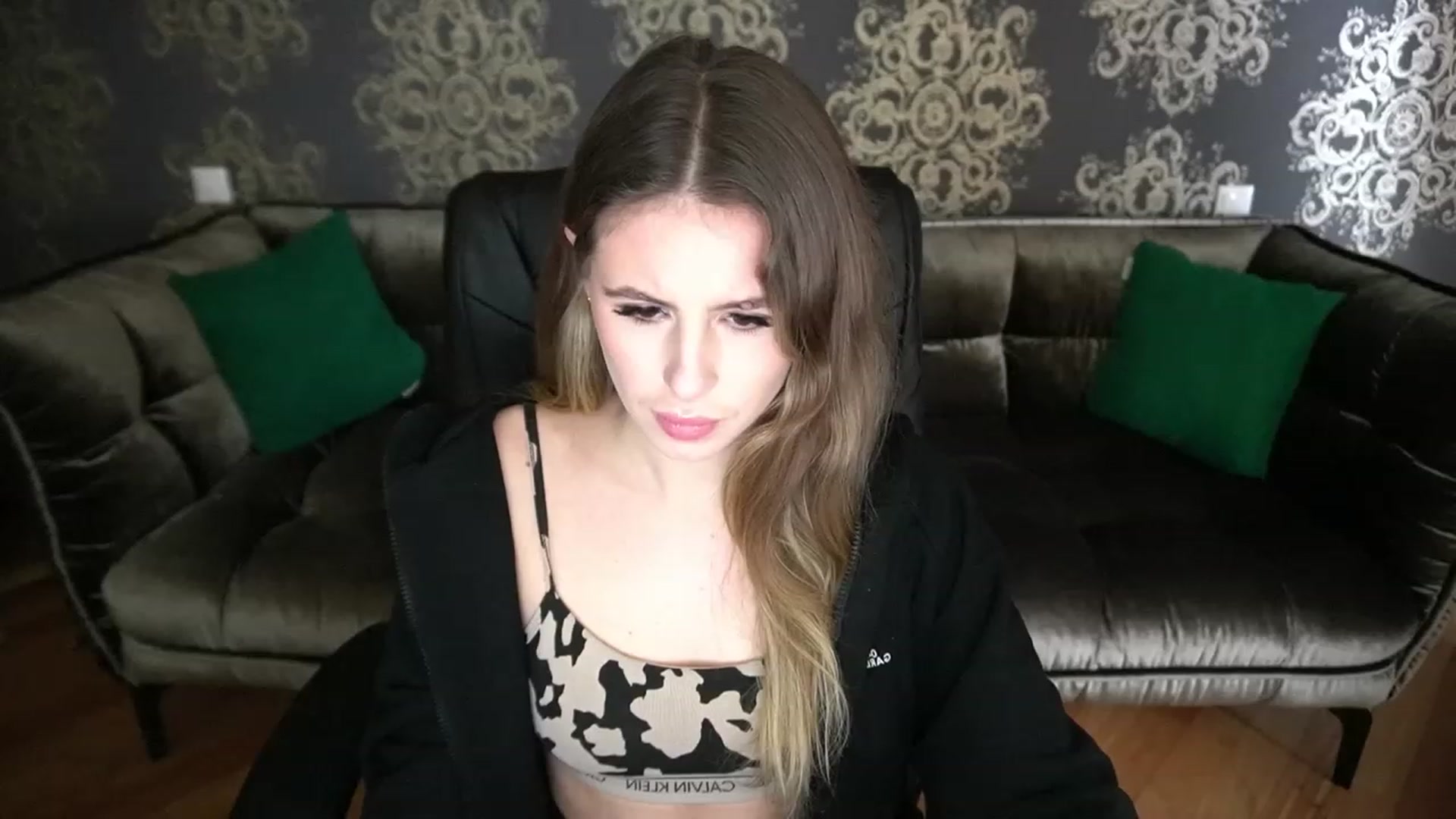 Gallery image thumbnail from MissGadriela's myfreecams stream on, 01/12/2023, 10:20 image 1 of 20