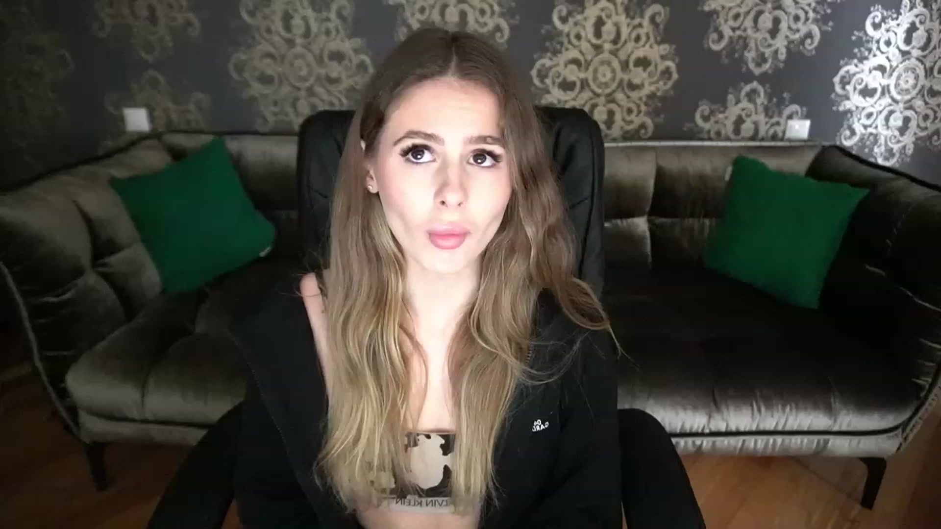 Gallery image thumbnail from MissGadriela's myfreecams stream on, 01/12/2023, 10:20 image 3 of 20
