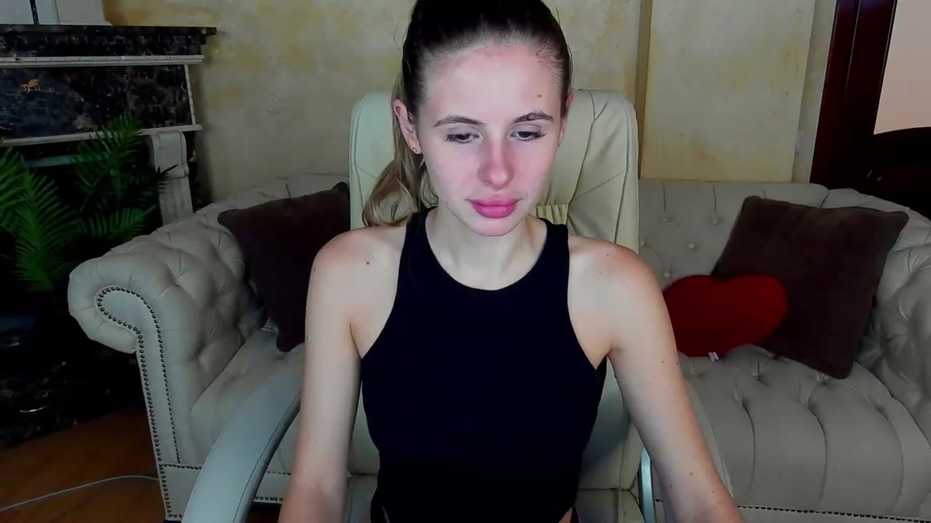 Gallery image thumbnail from MissGadriela's myfreecams stream on, 03/05/2023, 07:24 image 11 of 20