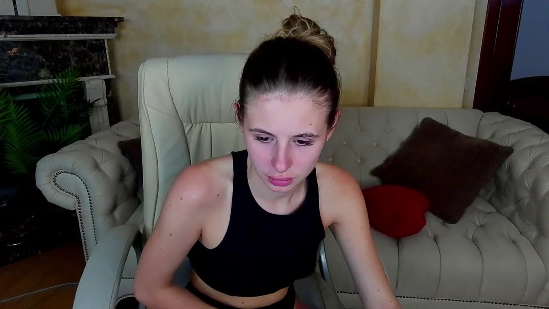 Gallery image thumbnail from MissGadriela's myfreecams stream on, 03/05/2023, 10:24 image 1 of 20