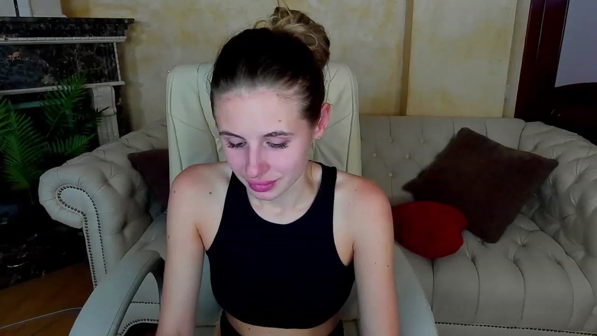 Gallery image thumbnail from MissGadriela's myfreecams stream on, 03/05/2023, 10:24 image 2 of 20