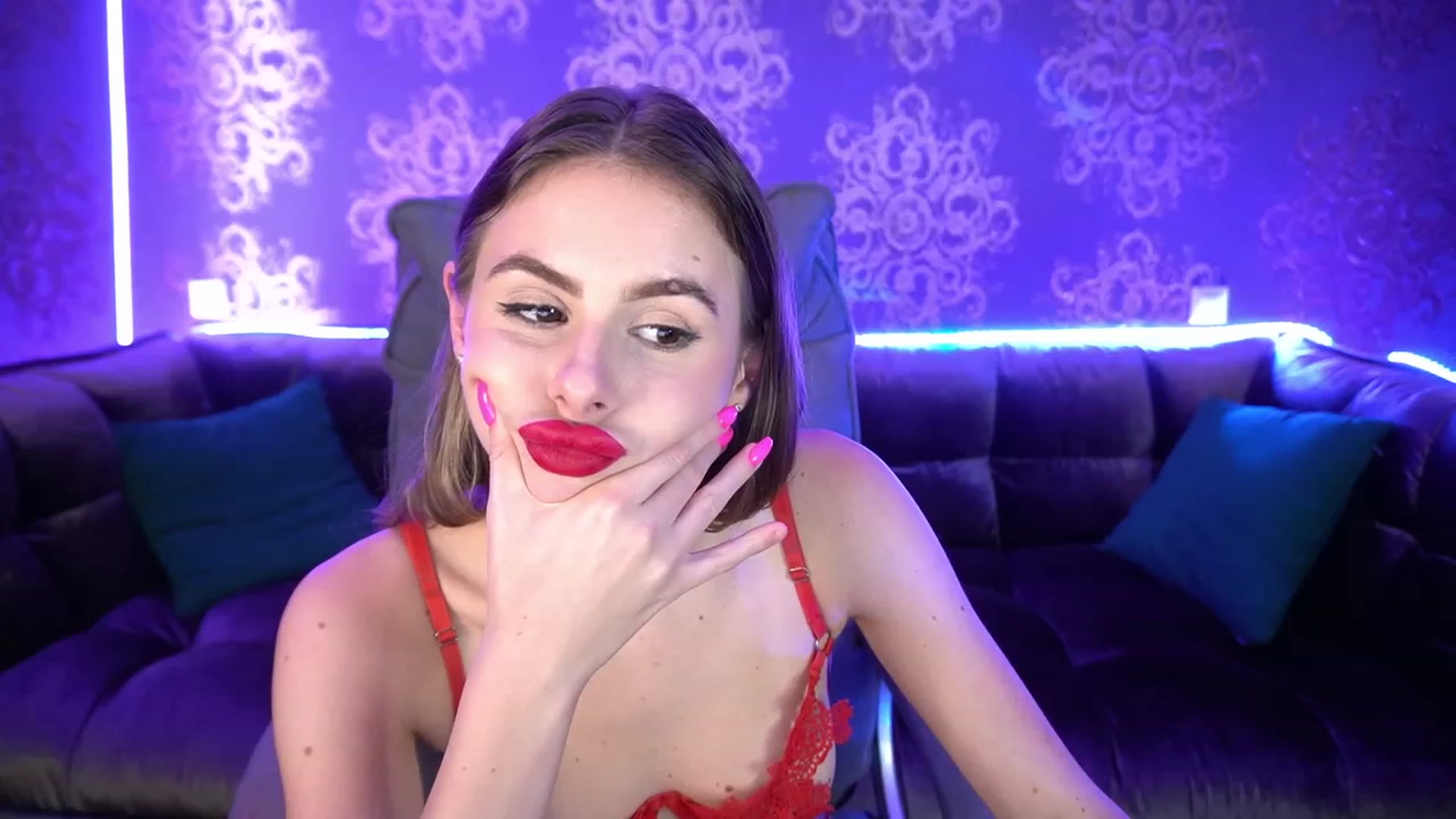 Gallery image thumbnail from MissGadriela's myfreecams stream on, 03/07/2023, 18:38 image 7 of 20
