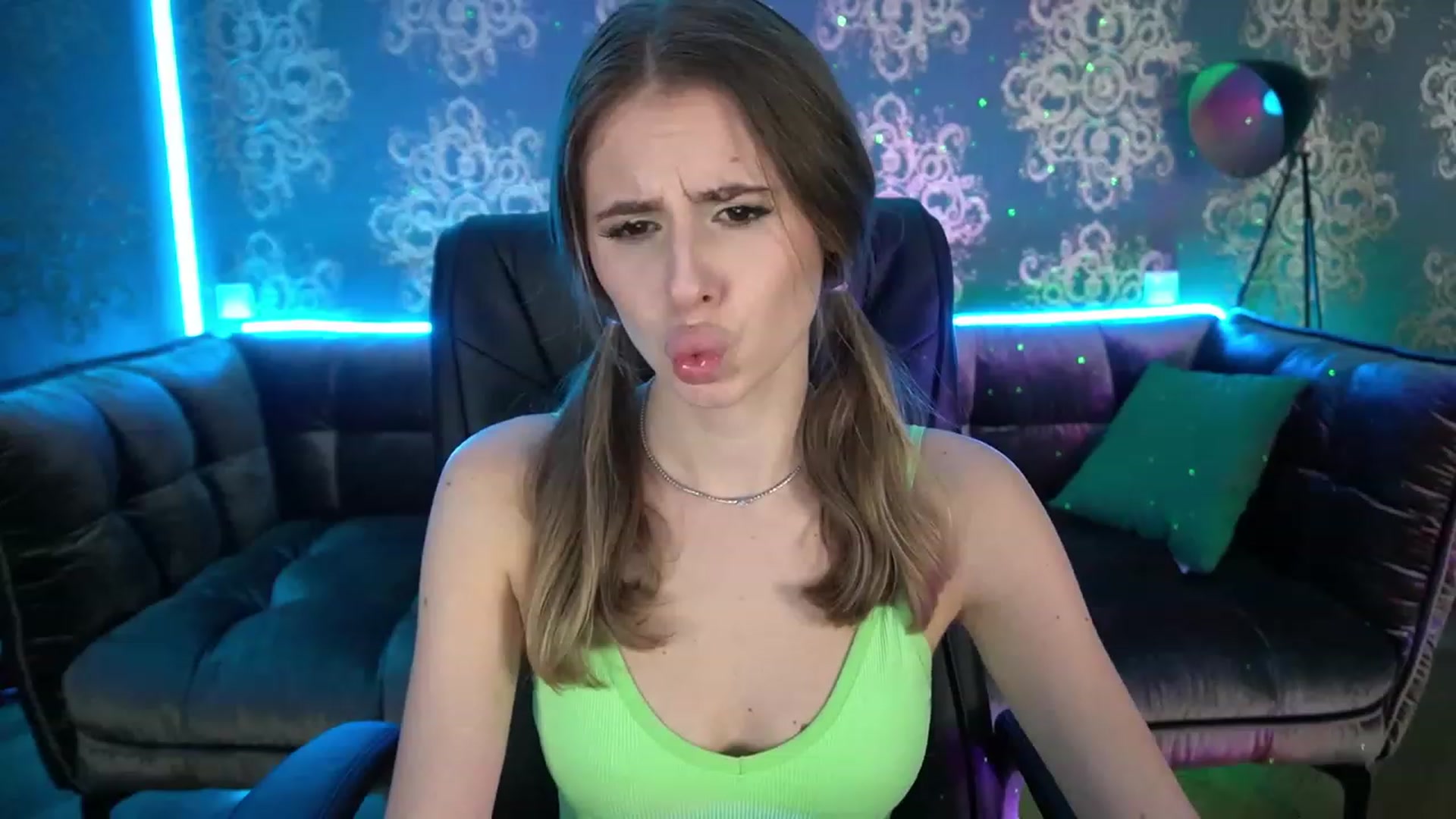 Gallery image thumbnail from MissGadriela's myfreecams stream on, 03/20/2023, 14:42 image 8 of 20