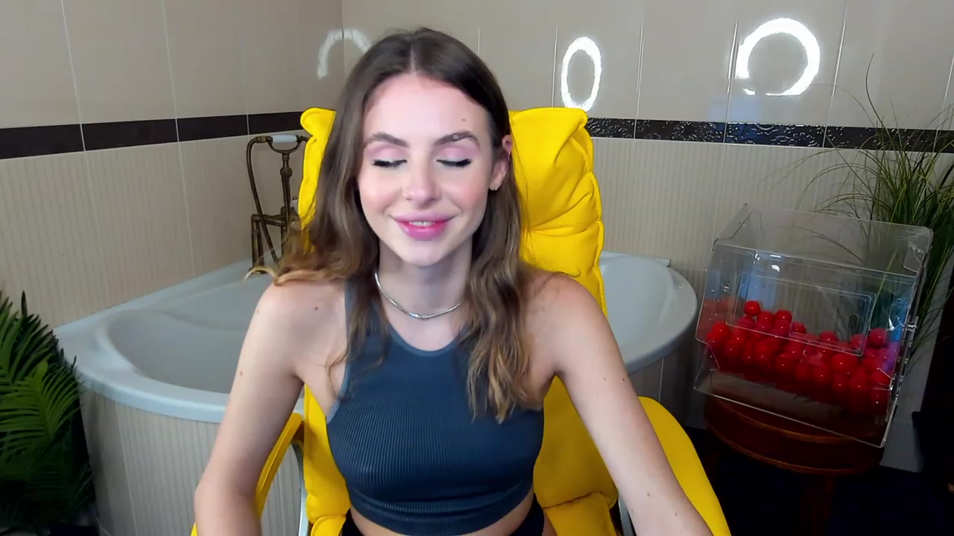 Gallery image thumbnail from MissGadriela's myfreecams stream on, 04/11/2023, 07:23 image 20 of 20