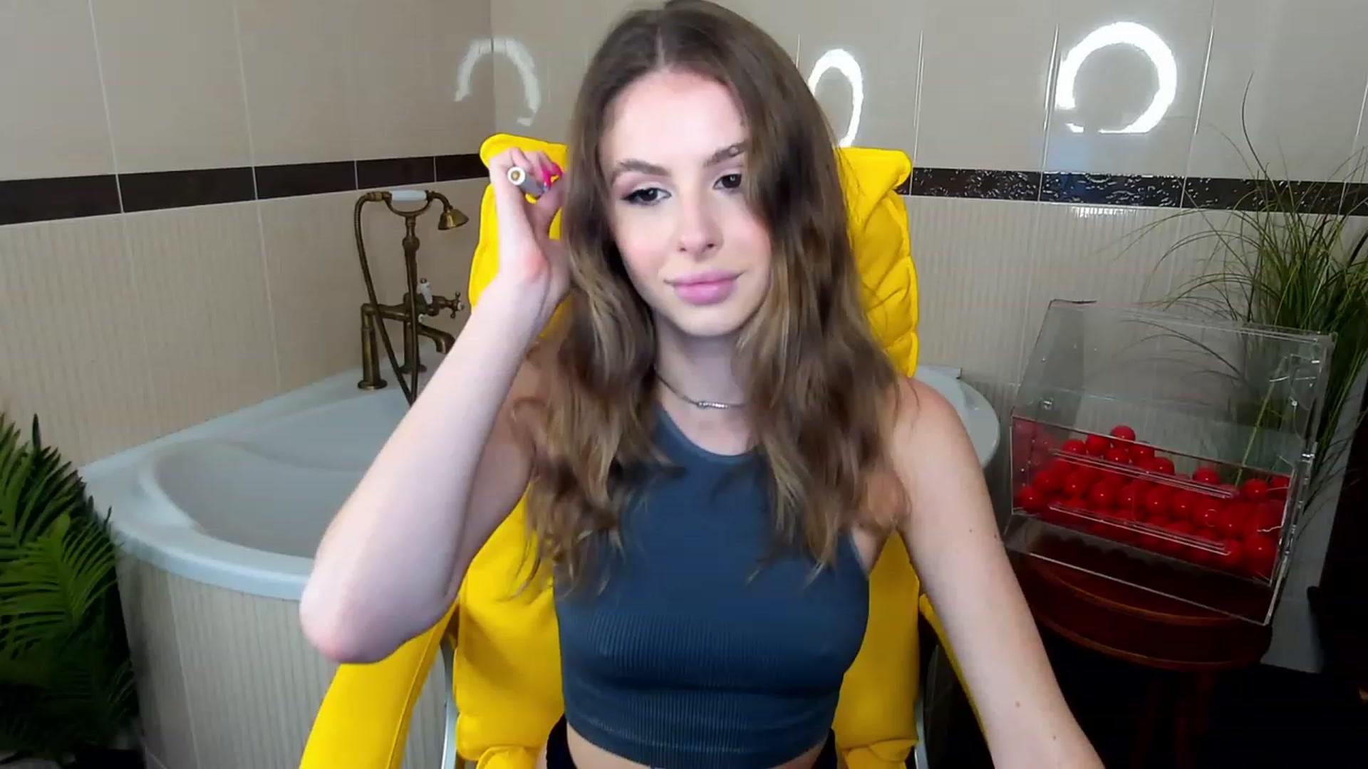 Gallery image thumbnail from MissGadriela's myfreecams stream on, 04/11/2023, 07:23 image 6 of 20