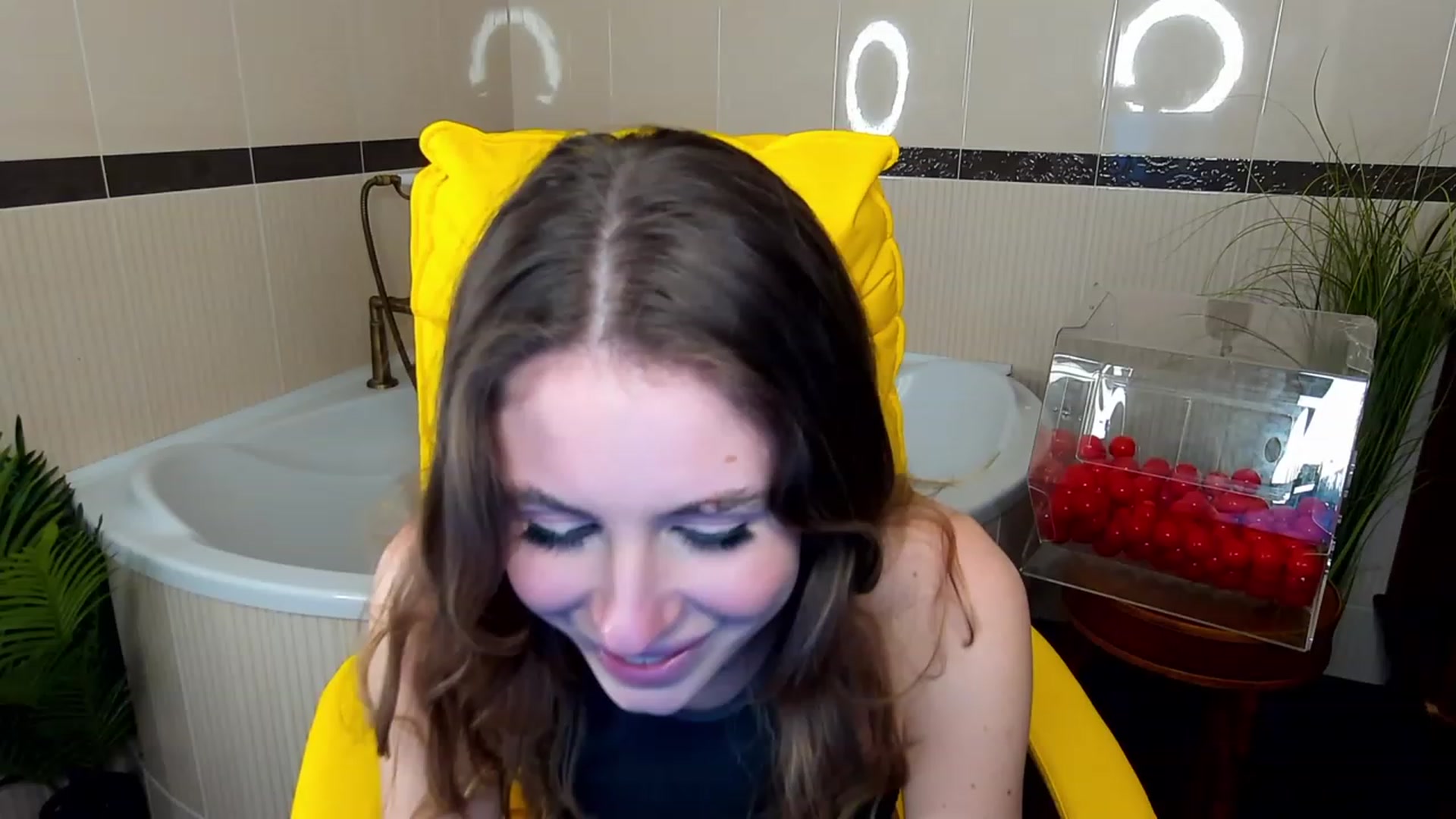Gallery image thumbnail from MissGadriela's myfreecams stream on, 04/11/2023, 10:29 image 1 of 20