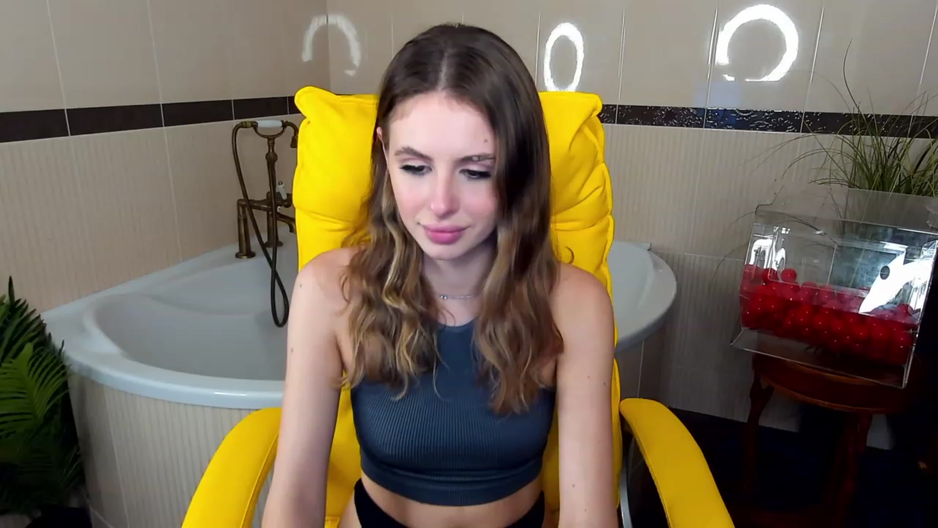 Gallery image thumbnail from MissGadriela's myfreecams stream on, 04/11/2023, 11:53 image 6 of 20