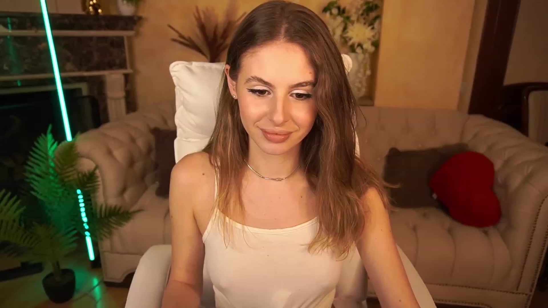 Gallery image thumbnail from MissGadriela's myfreecams stream on, 04/20/2023, 14:34 image 15 of 20