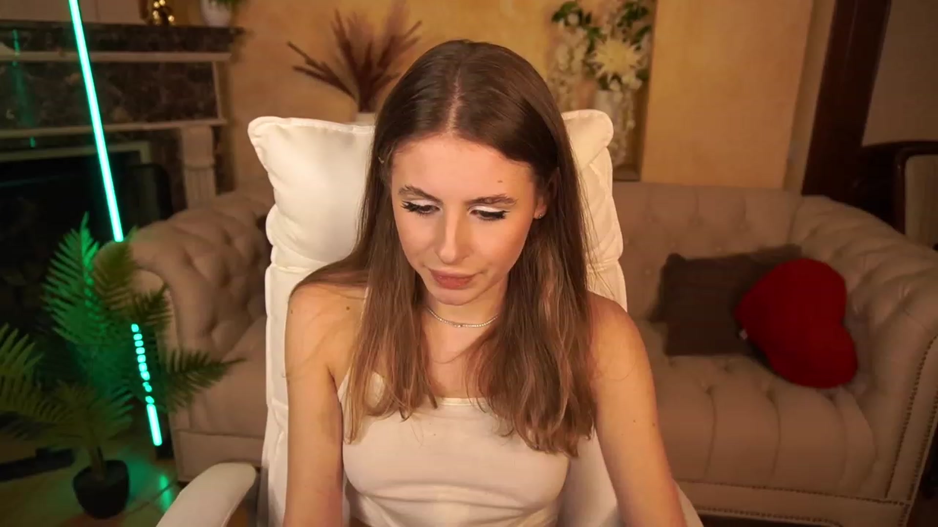 Gallery image thumbnail from MissGadriela's myfreecams stream on, 04/20/2023, 14:34 image 10 of 20
