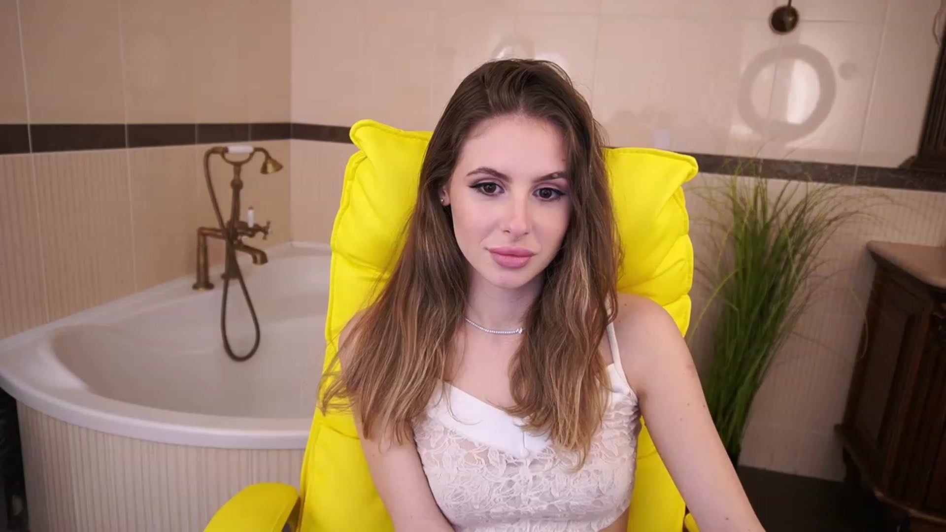 Gallery image thumbnail from MissGadriela's myfreecams stream on, 04/26/2023, 14:49 image 5 of 20