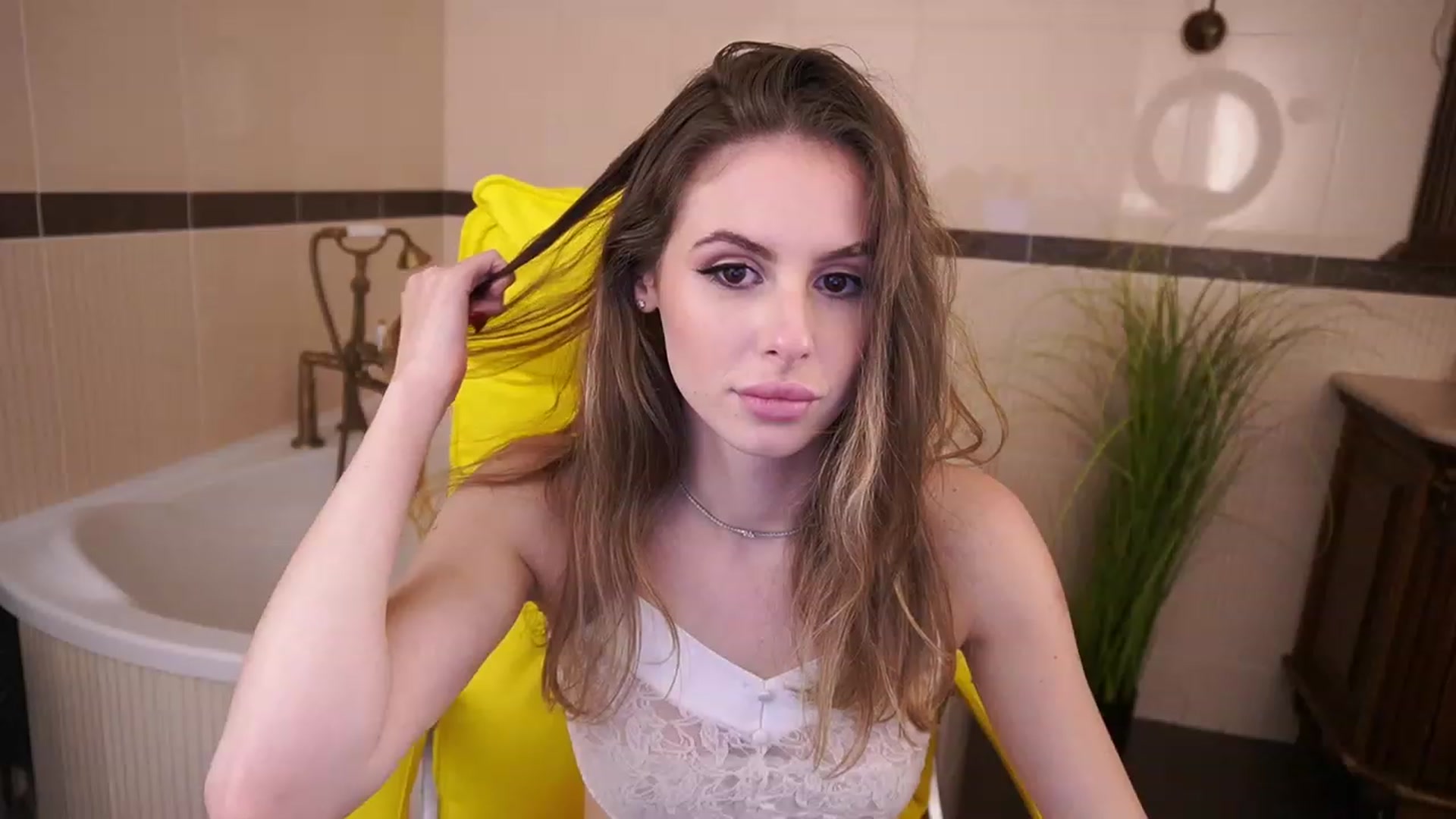Gallery image thumbnail from MissGadriela's myfreecams stream on, 04/26/2023, 14:49 image 15 of 20