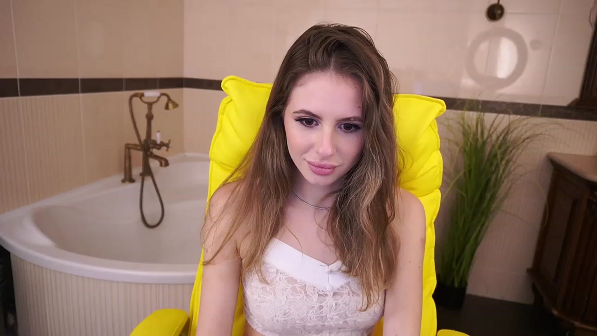 Gallery image thumbnail from MissGadriela's myfreecams stream on, 04/26/2023, 14:49 image 8 of 20